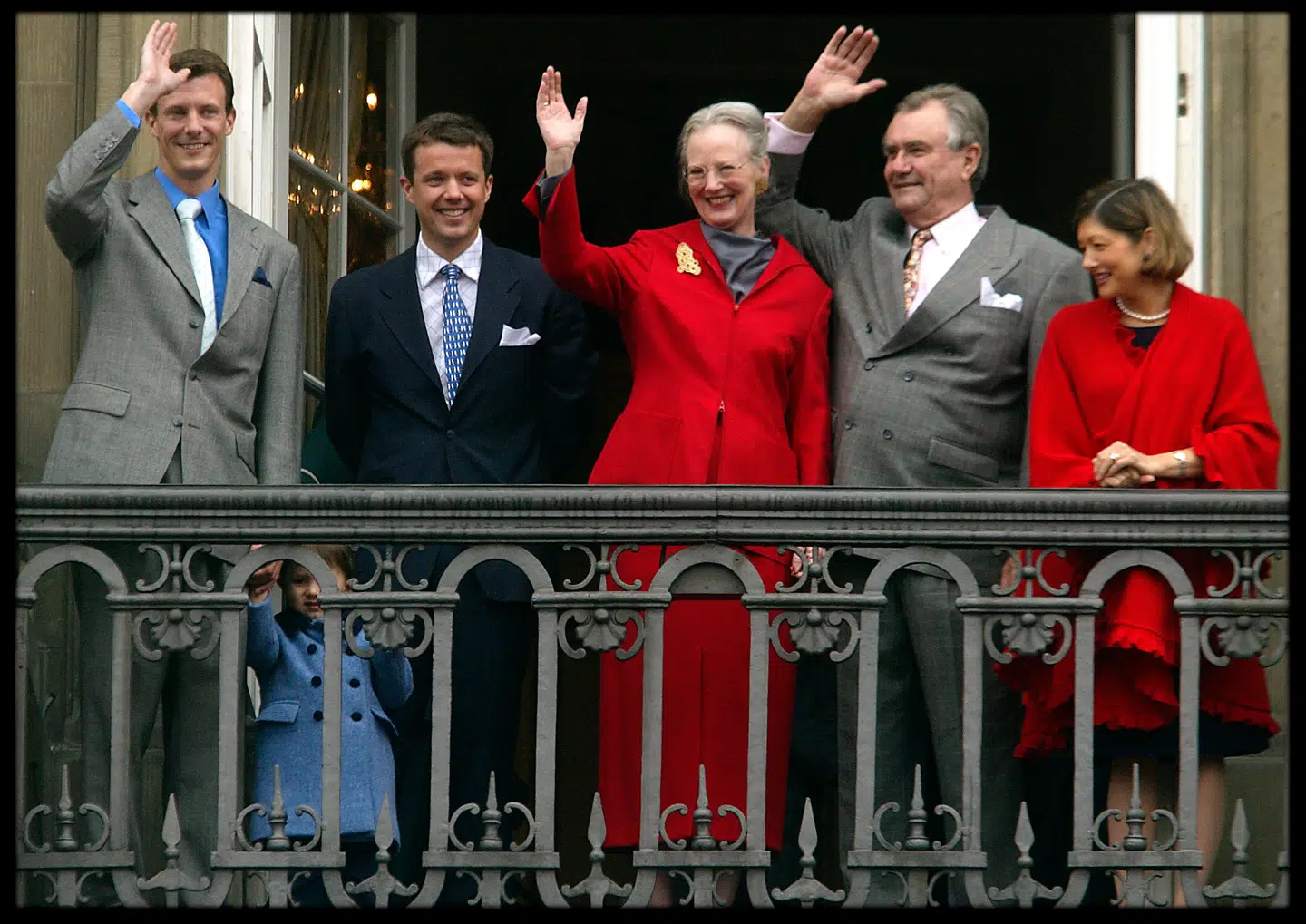 Lars Oskan-Henriksen har undersøgt hoffet under dynerne og på skafottet fra middelalderen til i dag.