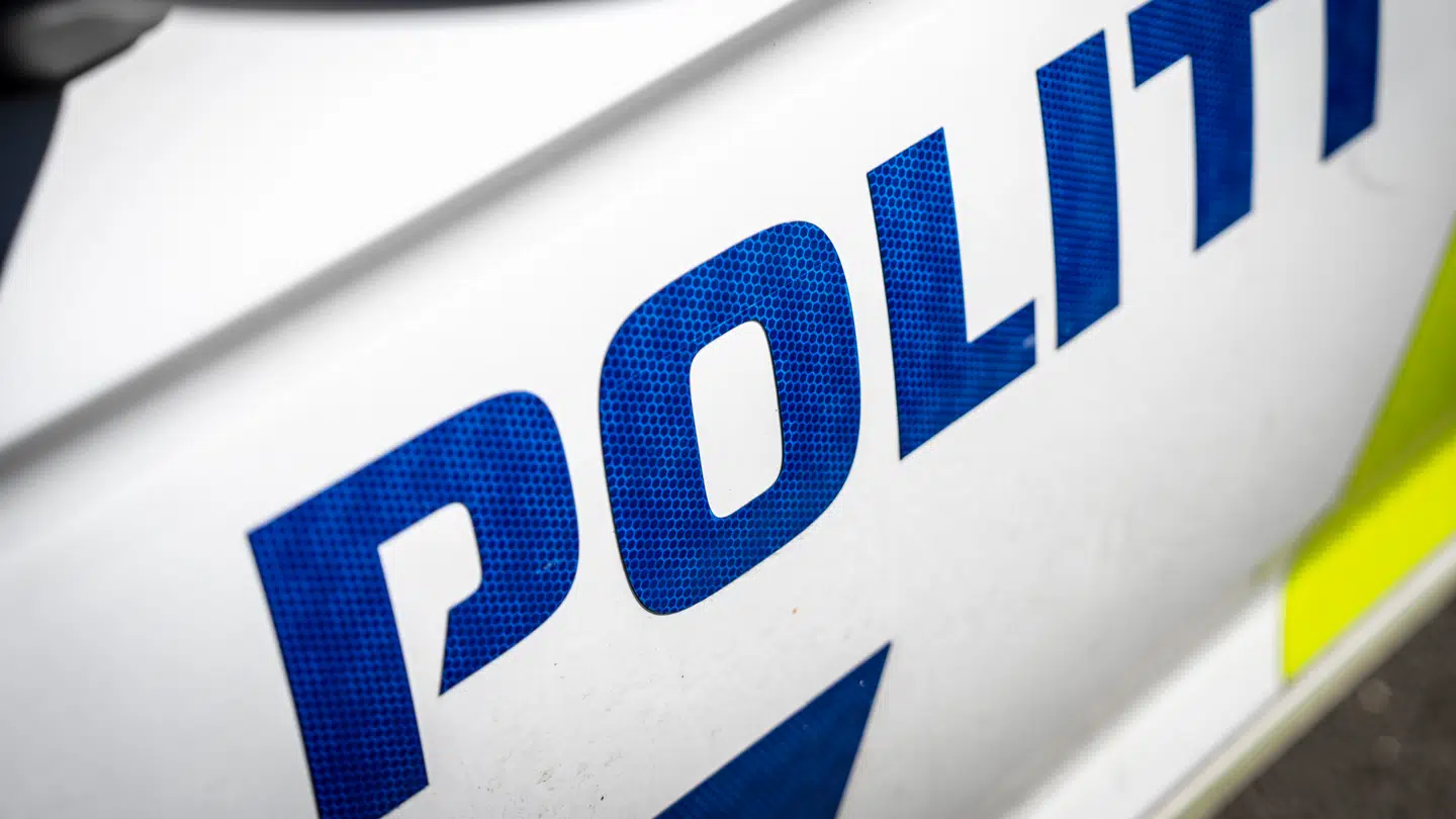 Trioens to mænd sidder varetægtsfængslet før retssagen i næste uge, mens en 37-årig kvinde er på fri fod.