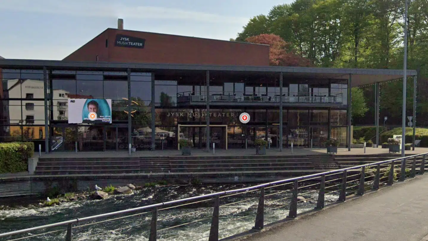 Senest har Jysk Musikteater i Silkeborg haft besøg af gruppen.