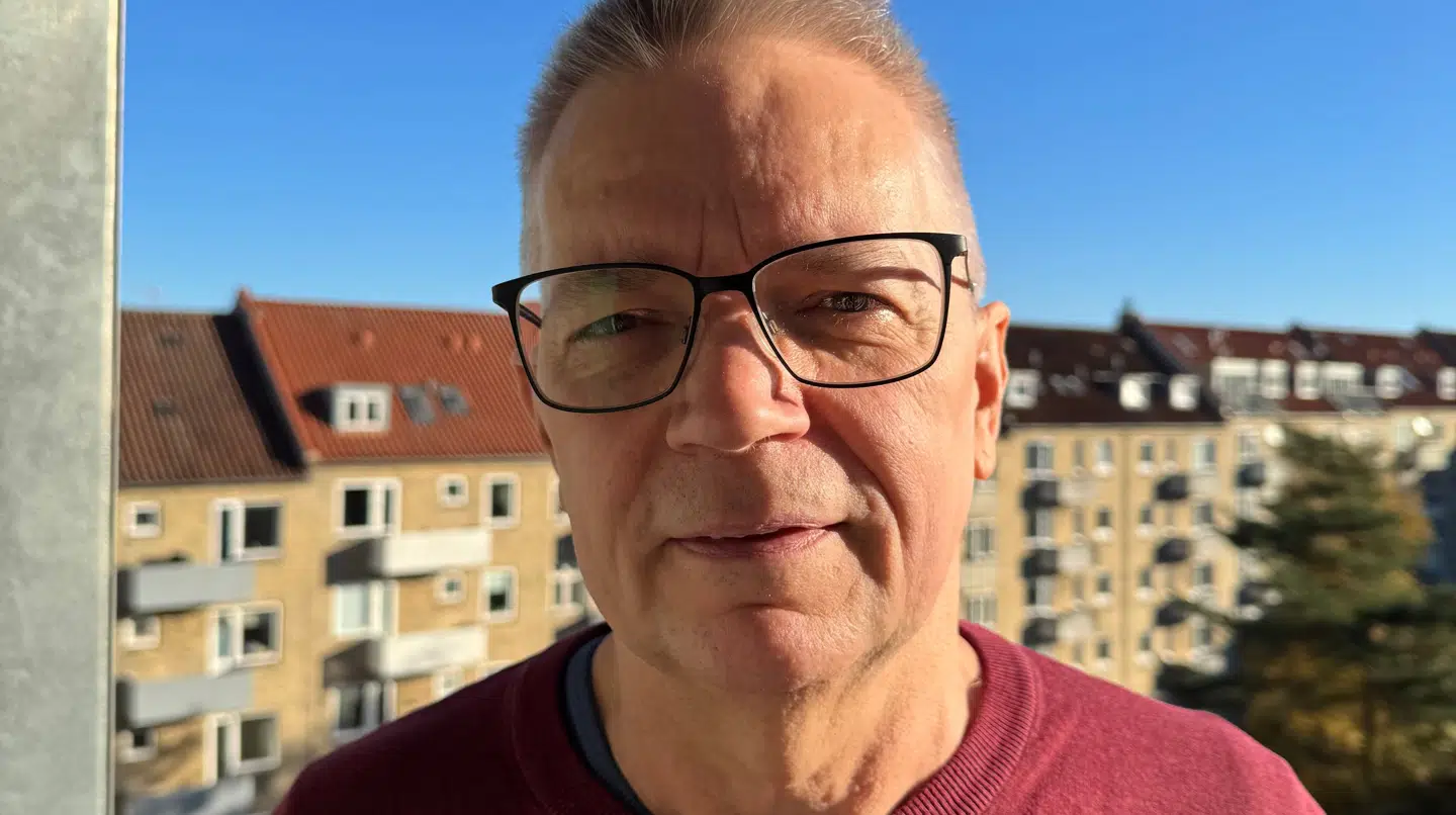 Bjørn Schultz blev mere og mere oprevet, da han så den unge mand banke en huskat.