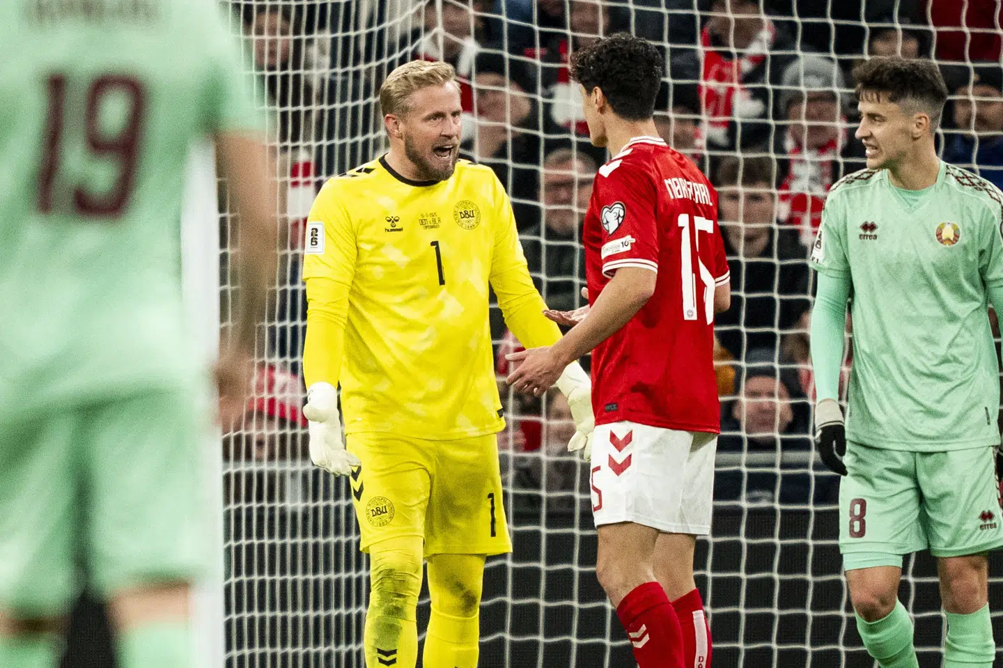 Kasper Schmeichel indkasserede to mål på tre minutter mod Belarus.