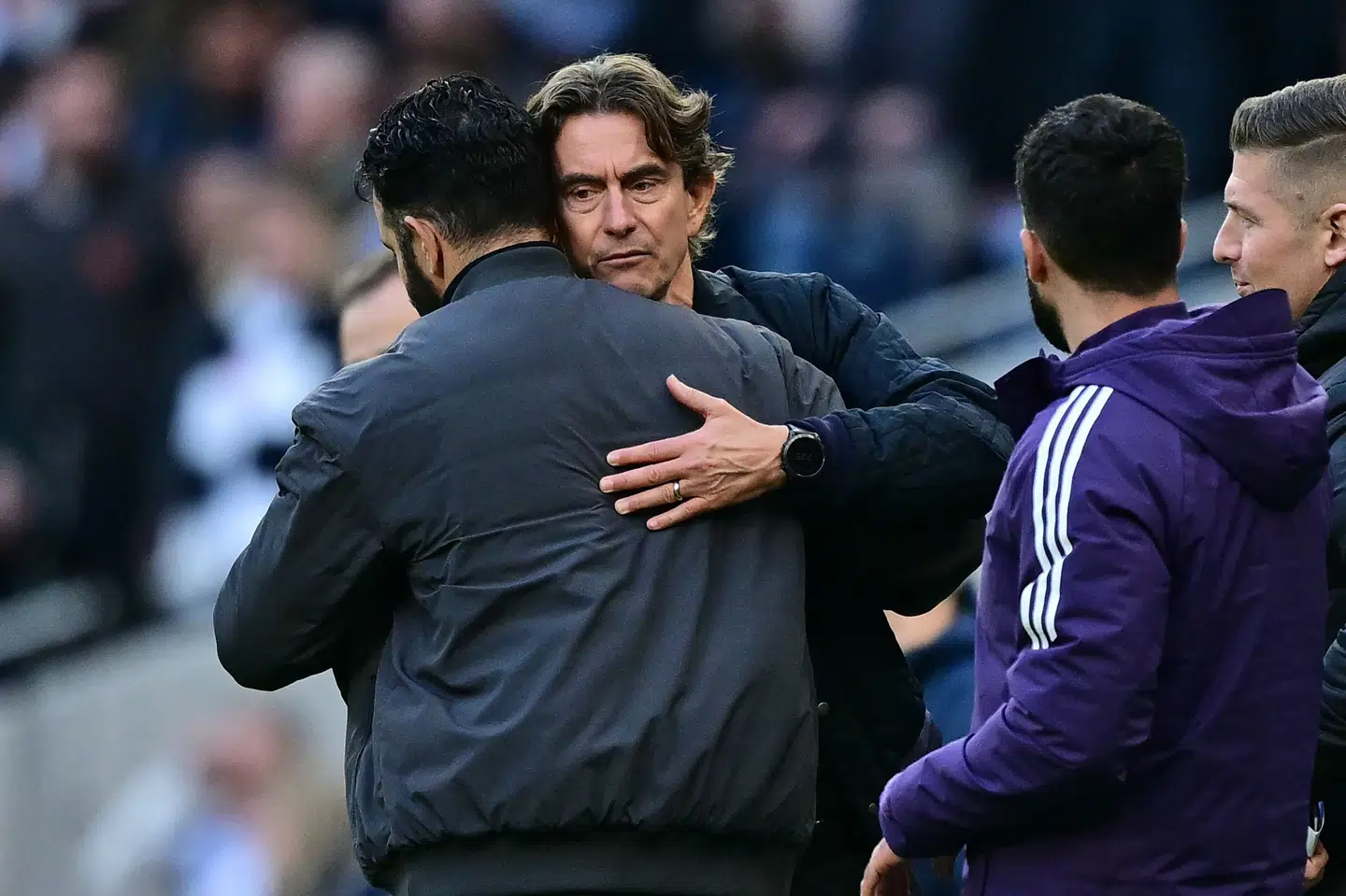 Thomas Frank var i spil til at få jobbet i Manchester United. Det gik i stedet til Ruben Amorim, som den danske Tottenham-træner her omfavner. (Arkivfoto).