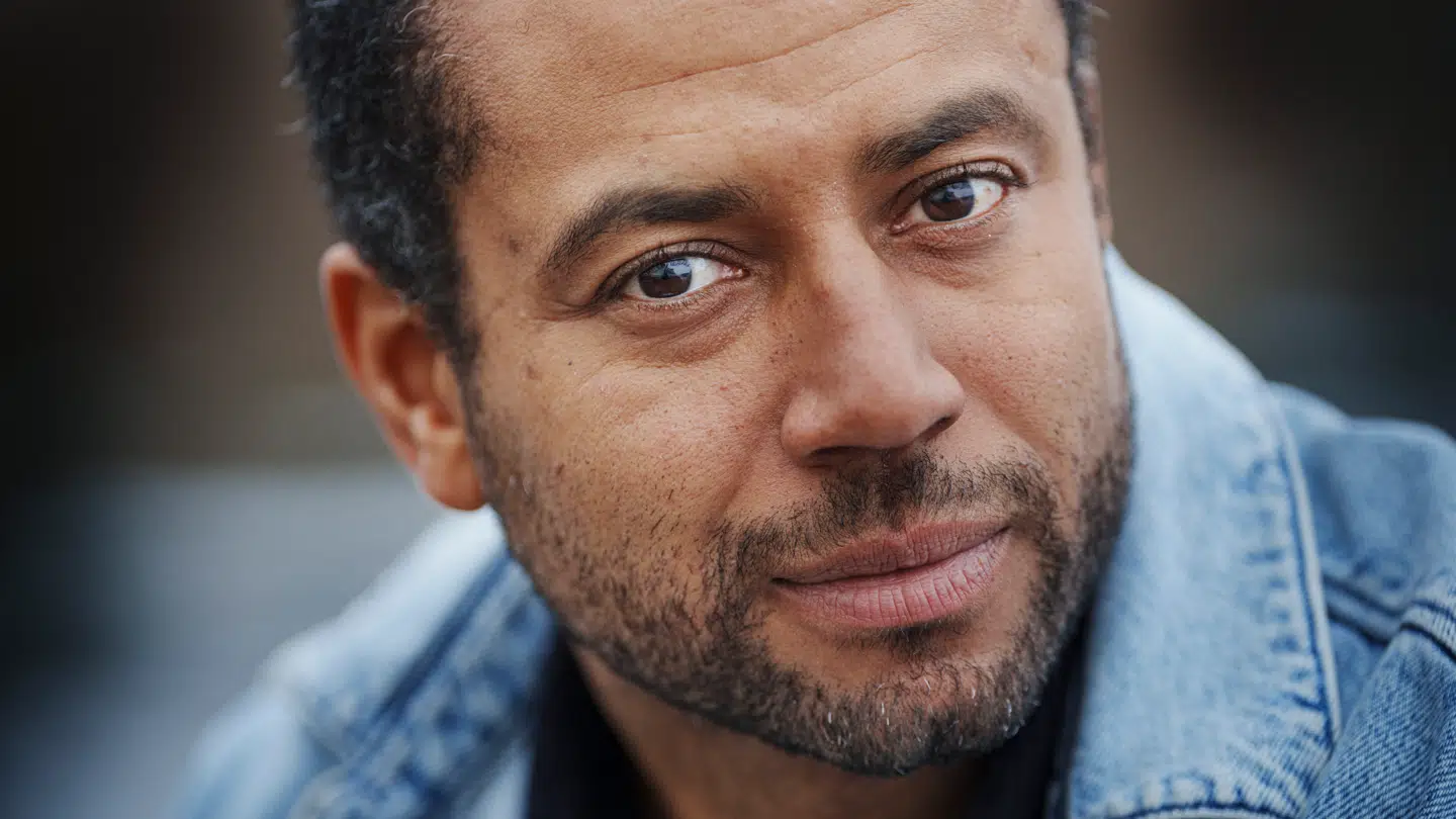 Christopher Læssø er blevet forlovet med sin kæreste Laura Becker.