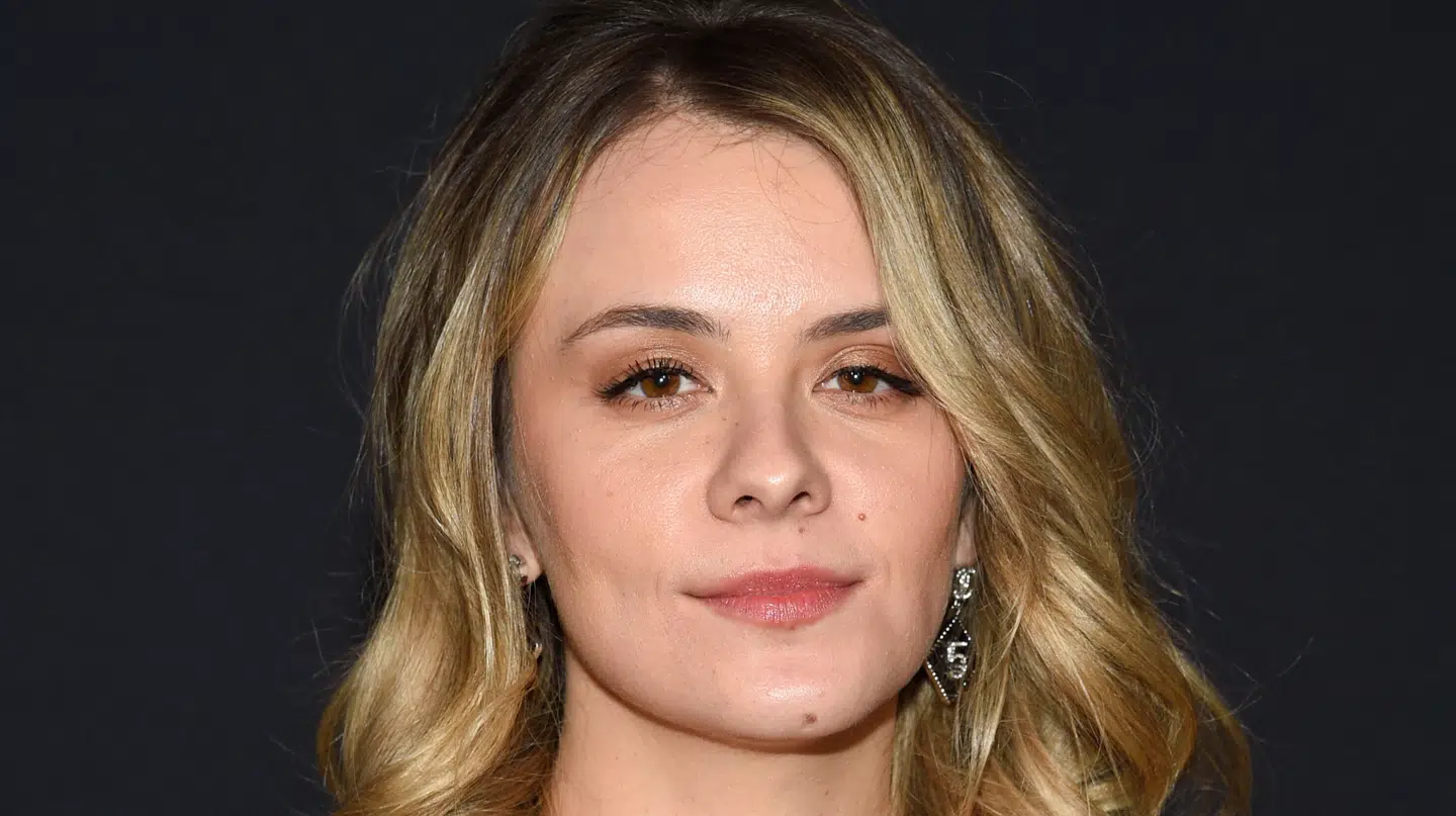 Dasha Nekrasova er kommet i uføre.