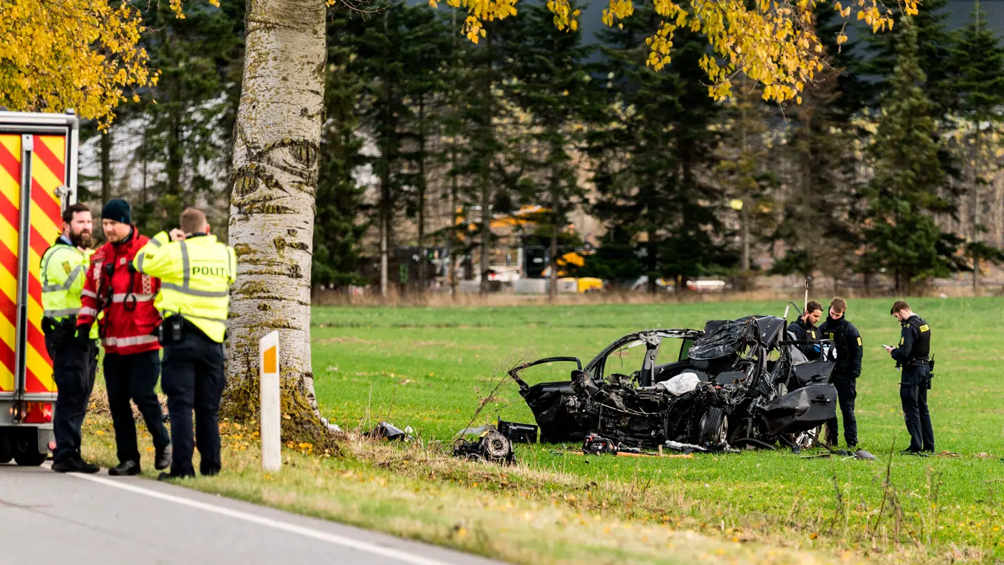 Føreren af en personbil omkom efter en trafikulykke på Åmarken i Lille Skensved fredag den 14. november. Nu er han blevet identificeret.