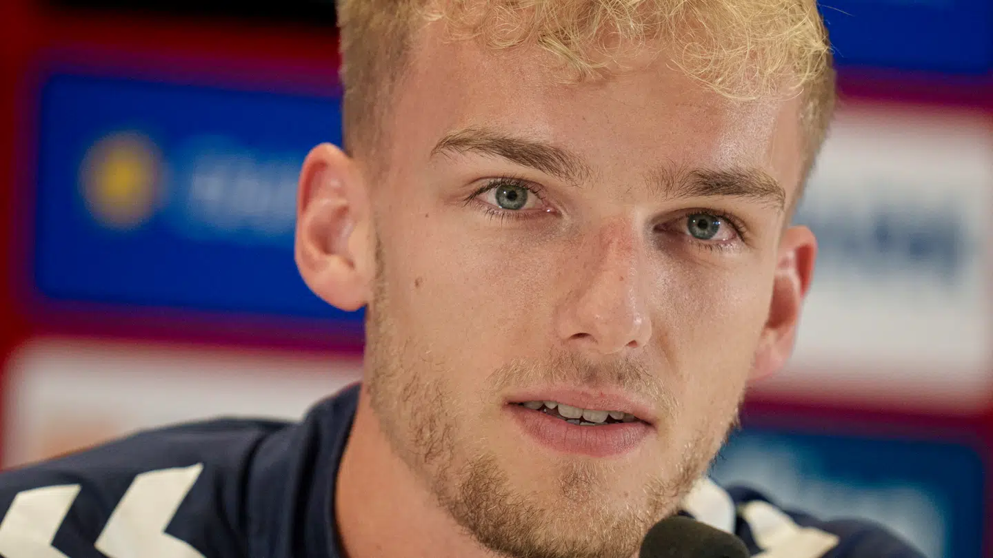 Isaksen scorede til 2-2 mod Belarus.