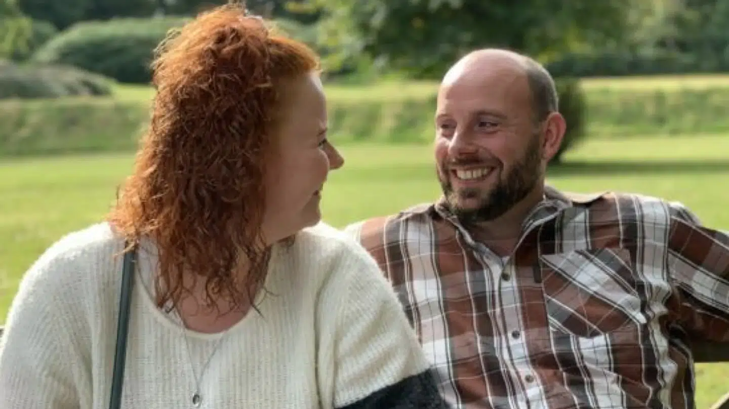 Laura Hvid og Thomas Schmidt mødtes i 'Kærlighed hvor kragerne vender'. Nu er de blevet forældre til endnu en søn. Foto: Blu / TV 2