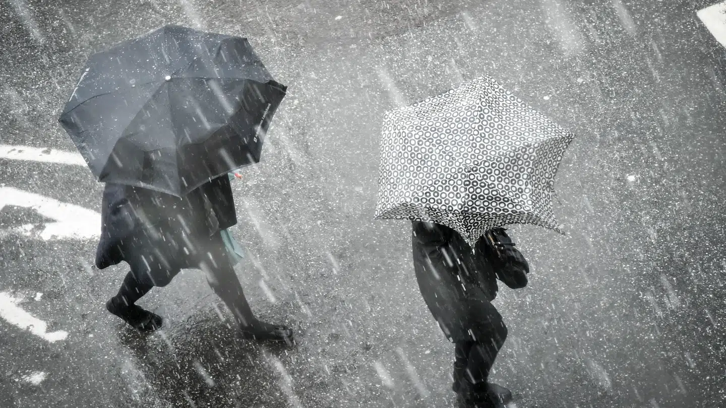 Der kan være hagl i nedbøren nogle steder i landet.