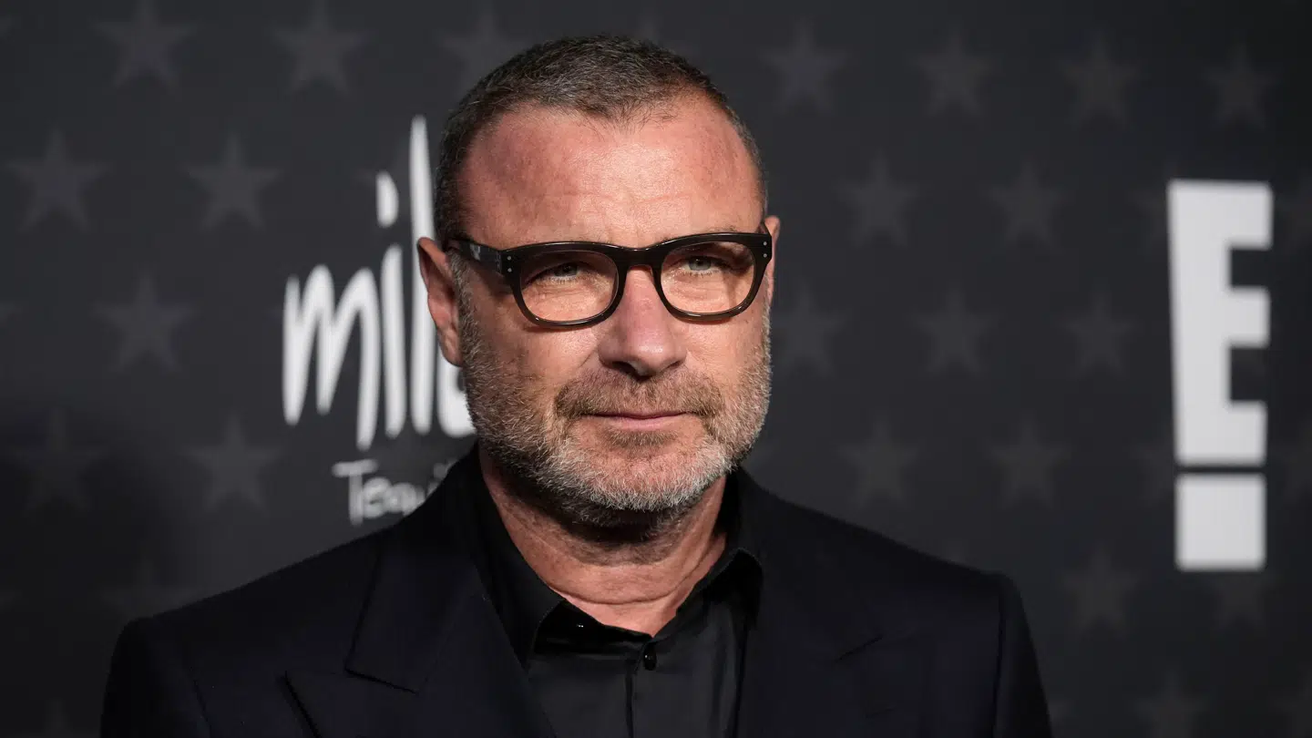 (Arkiv) Hollywoodstjernen Liev Schreiber er blevet hasteindlagt med en voldsom hovedpine.