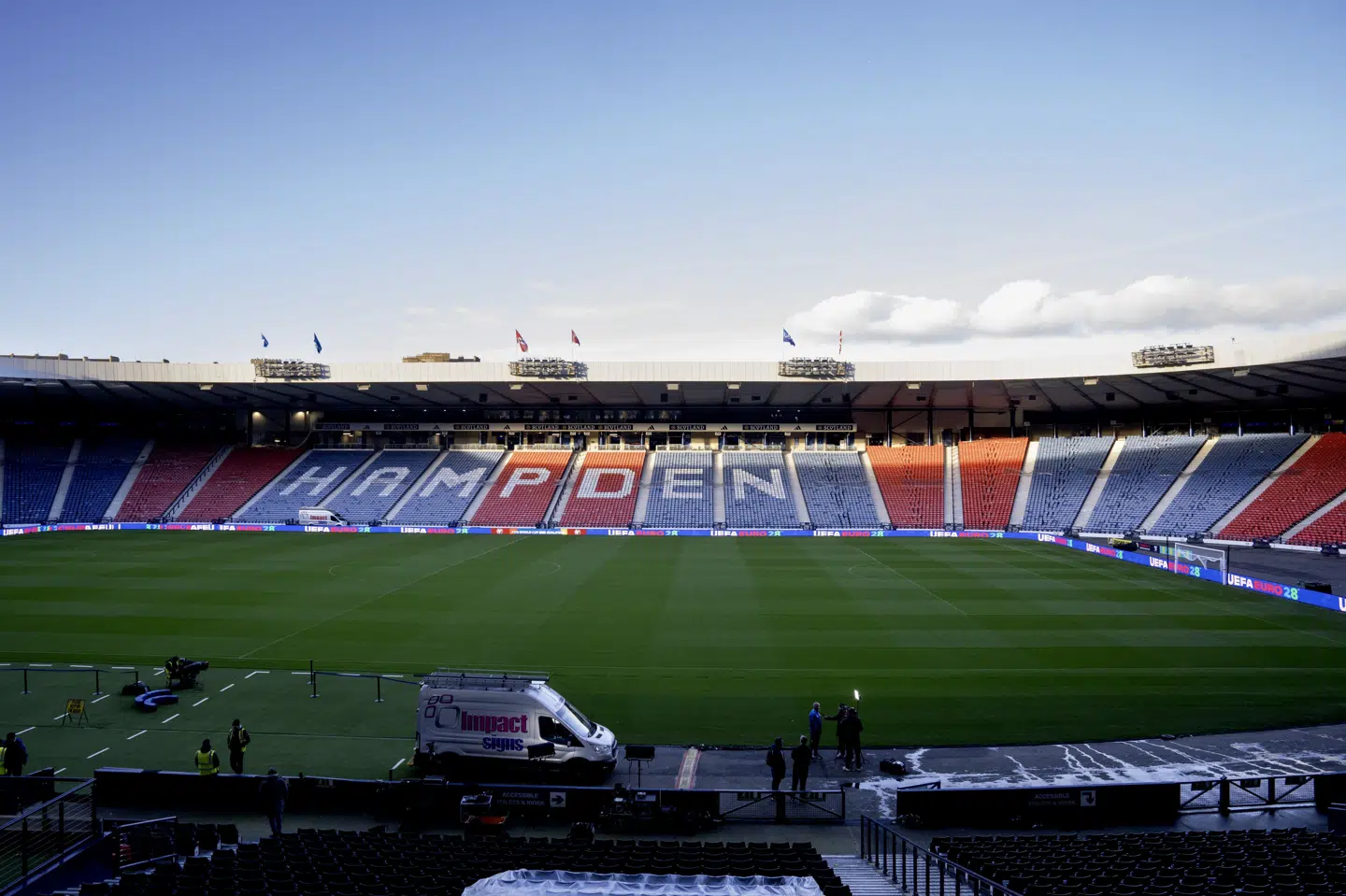 Der kommer til at være udsolgt på Hampden Park tirsdag aften.