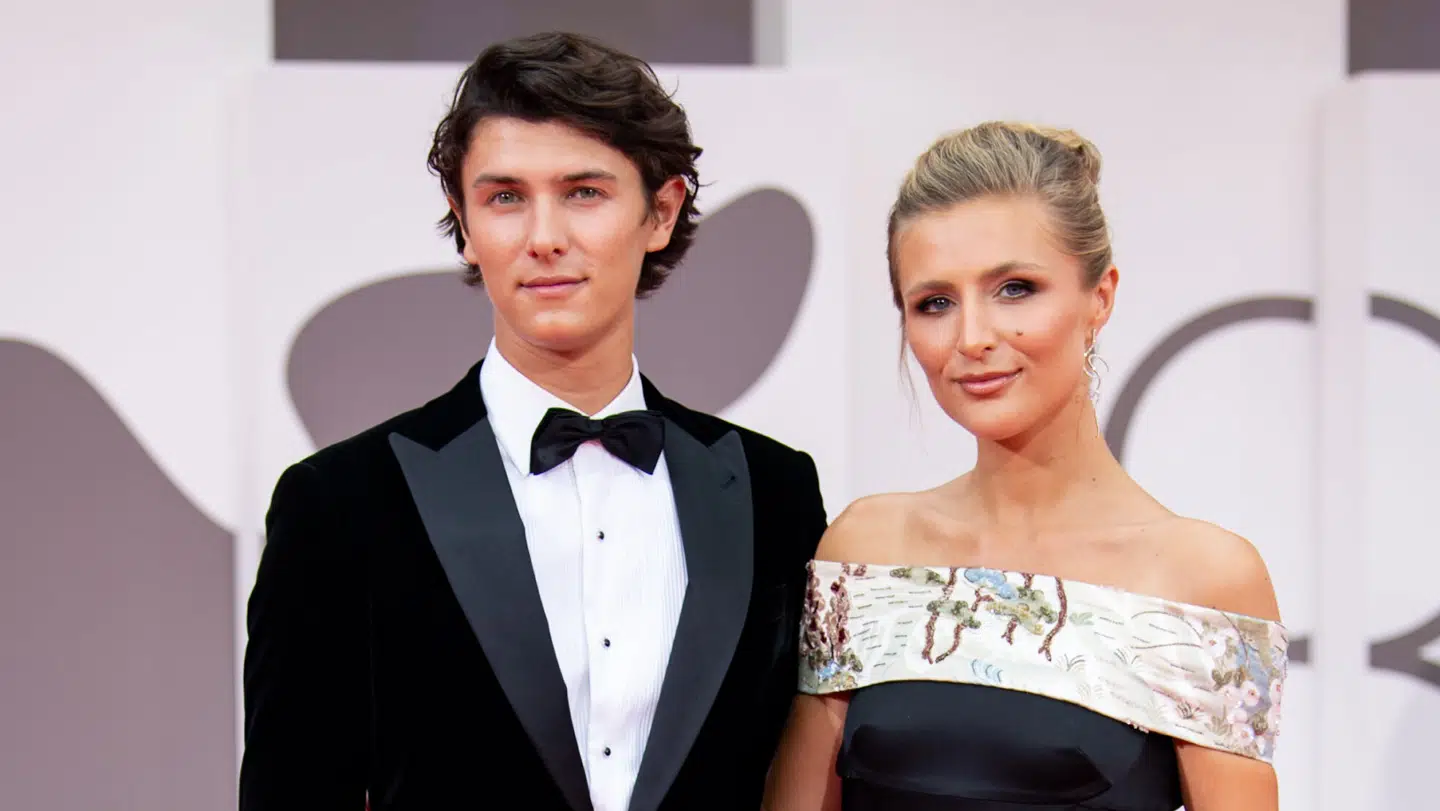 Grev Nikolai og Benedikte Thoustrup sammen på den røde løber til filmfestivalen i Venedig i august.