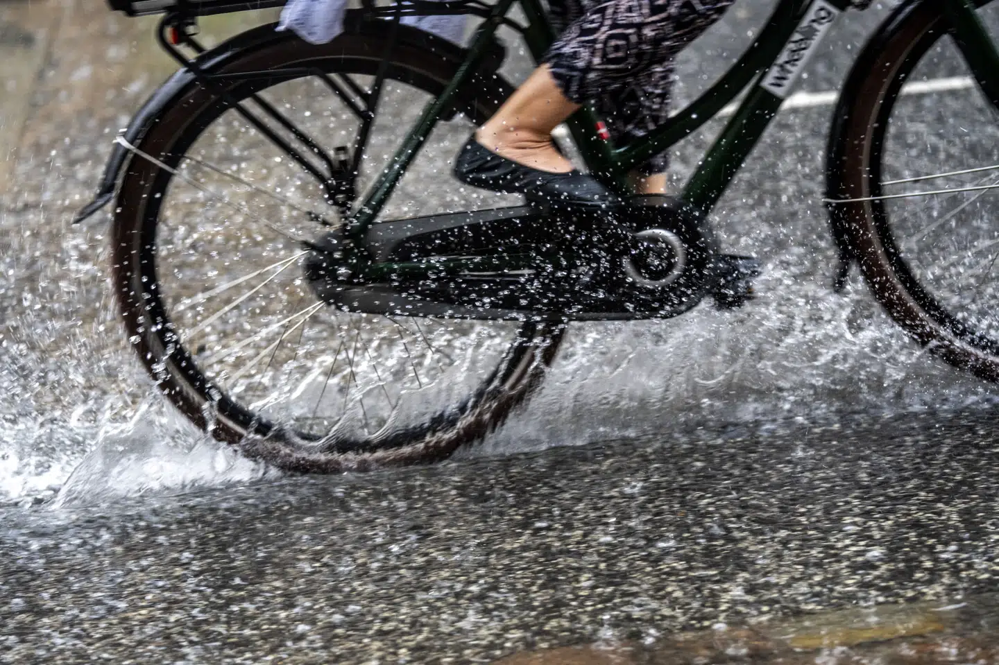 De store mængder nedbør skyldes et lavtryk, som onsdag morgen bevæger sig ind over den sydlige del af Jylland og derefter langsomt fortsætter mod nordøst, skriver DMI. (Arkivfoto).