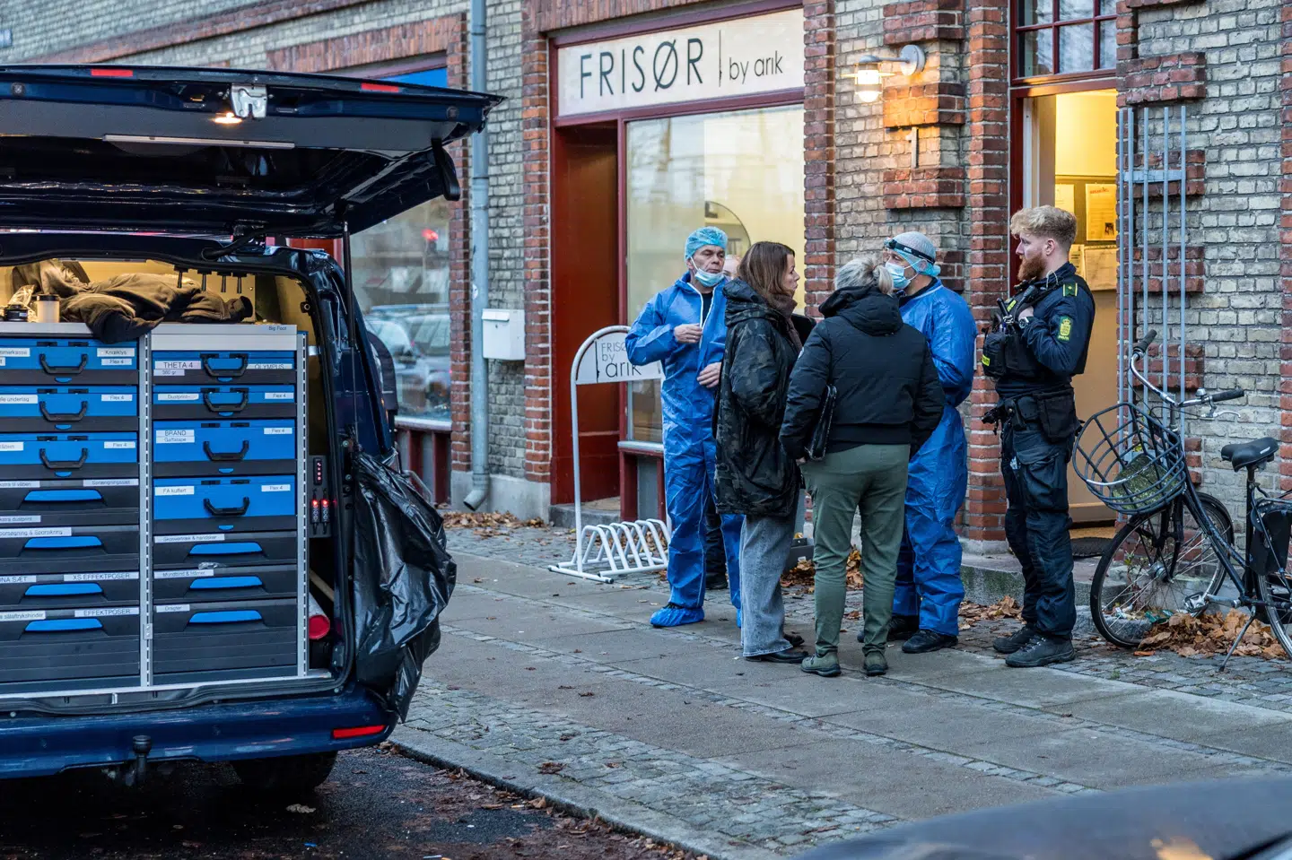Politiet undersøger mistænkeligt forhold på Bavnehøj Alle på Vesterbro i København tirsdag den 18. november 2025.