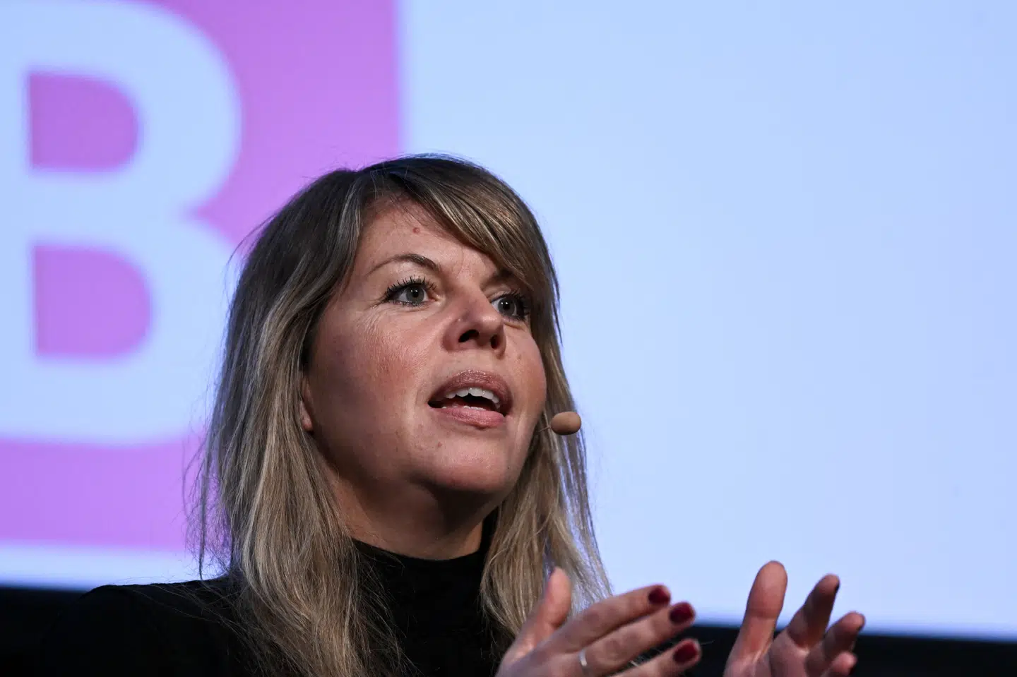 - Det har været en fest at følge, hvad der er sket med Alternativet på de fire år siden sidste kommunalvalg, siger politisk leder for Alternativet Franciska Rosenkilde. Den 10. november varmede hun op til kommunalvalget ved at tale ved Demokratidagen i Arena Randers. (Arkivfoto).