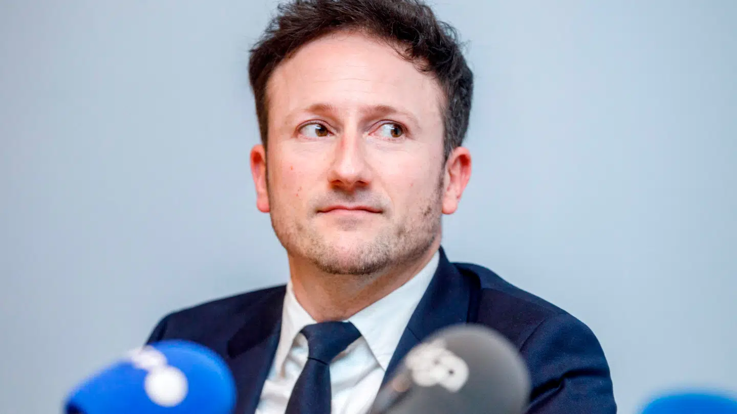 Den belgiske statsanklager Julien Moinil ser til under en pressekonference i politiets hovedkvarter i Bruxelles 28. februar 2025. Tirsdag 18. november gennemførte belgisk politi en operation, hvor otte personer blev anholdt på en mistanke om, at de ville dræbe Julien Moinil. (Arkivfoto).