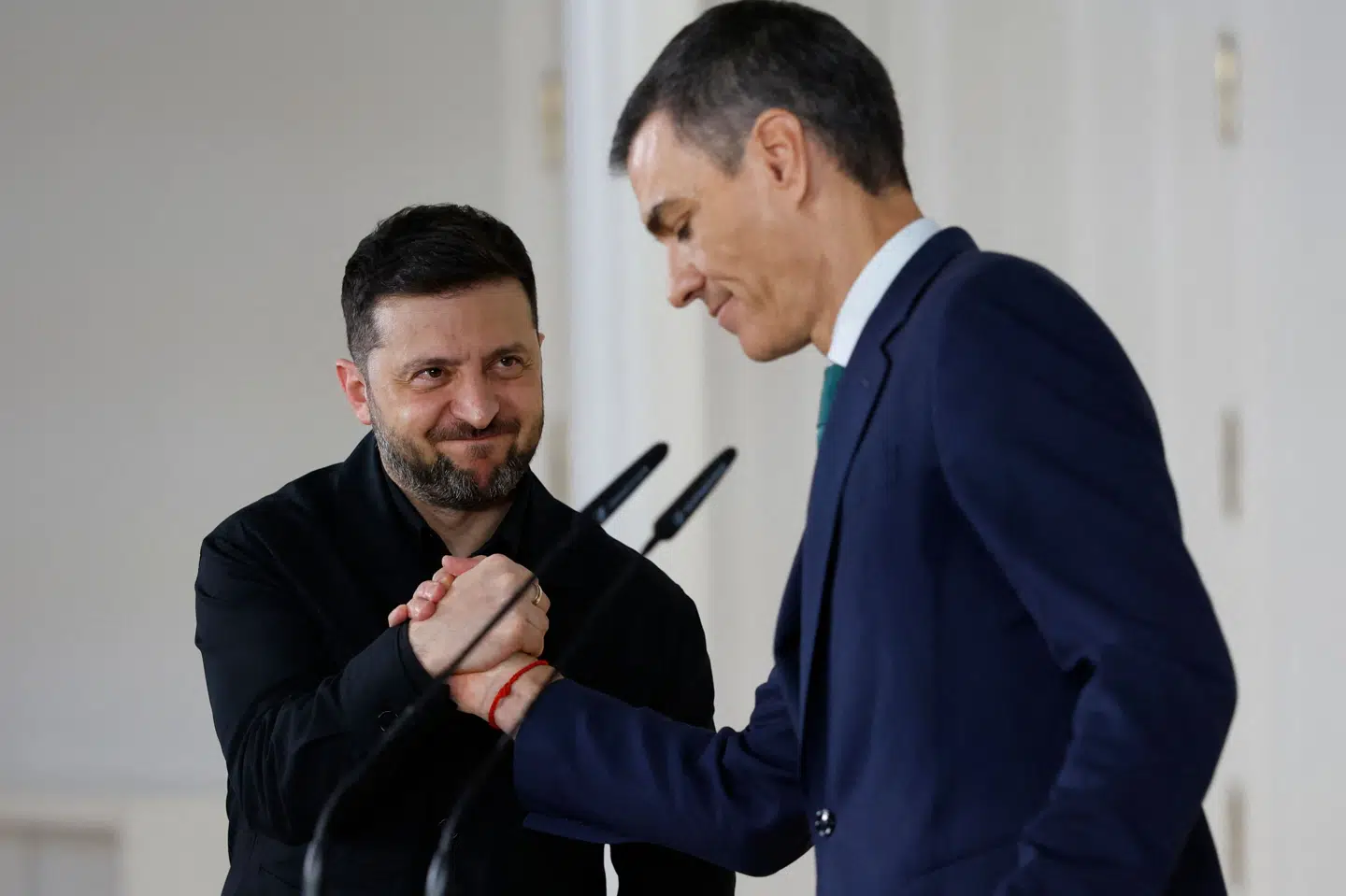 Ukraines præsident, Volodymyr Zelenskyj, besøger Madrid, hvor han har haft et møde med Spaniens premierminister, Pedro Sánchez.