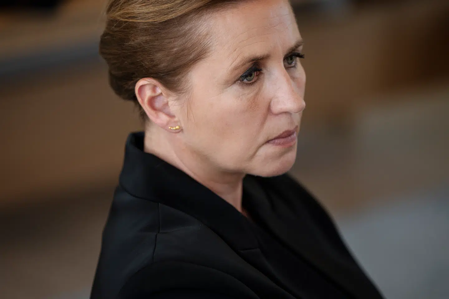 Statsminister og Socialdemokratiets formand, Mette Frederiksen, ser ud til at måtte sande et stort valgnederlag.