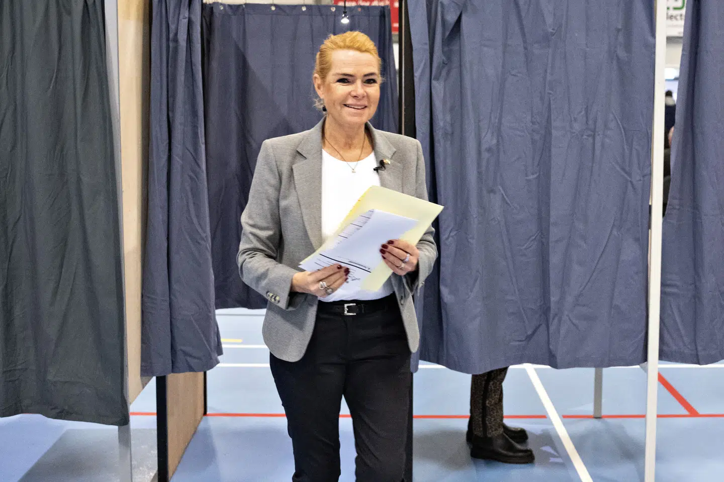 Inger Støjberg (DD) ved stemmeafgivelsen i Hadsund Hallerne, Hadsund, til tirsdagens kommunal- og regionalvalg.