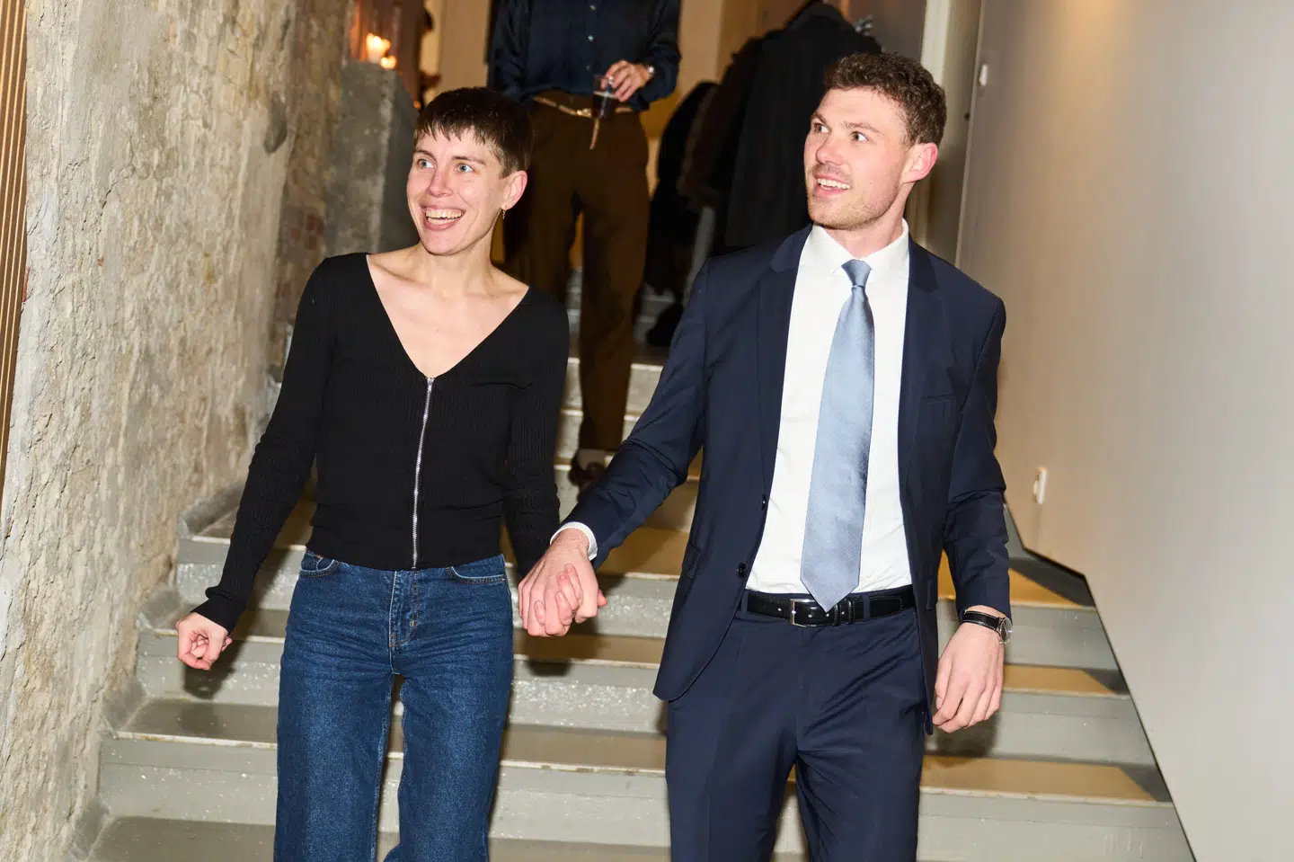 Socialdemokratiet fastholder sine ti mandater i Aarhus, hvor Anders Winnerskjold (S) er borgmester. Her ses han tidligere på aftenen med sin hustru, Ane Edslev Andersen.