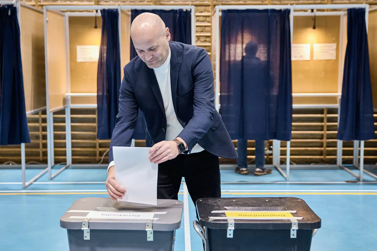 Anders Kühnau (S) stemte tirsdag på Hasle Skole i Aarhus. Han genopstiller som regionsrådsformand.