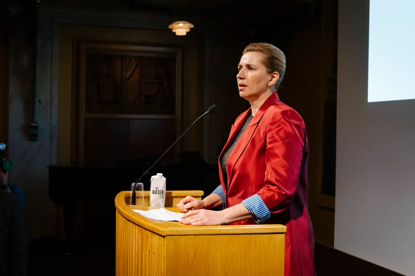 Statsminister Mette Frederiksen holder her tale under Socialdemokraternes valgfest på Arbejdermuseet i København.