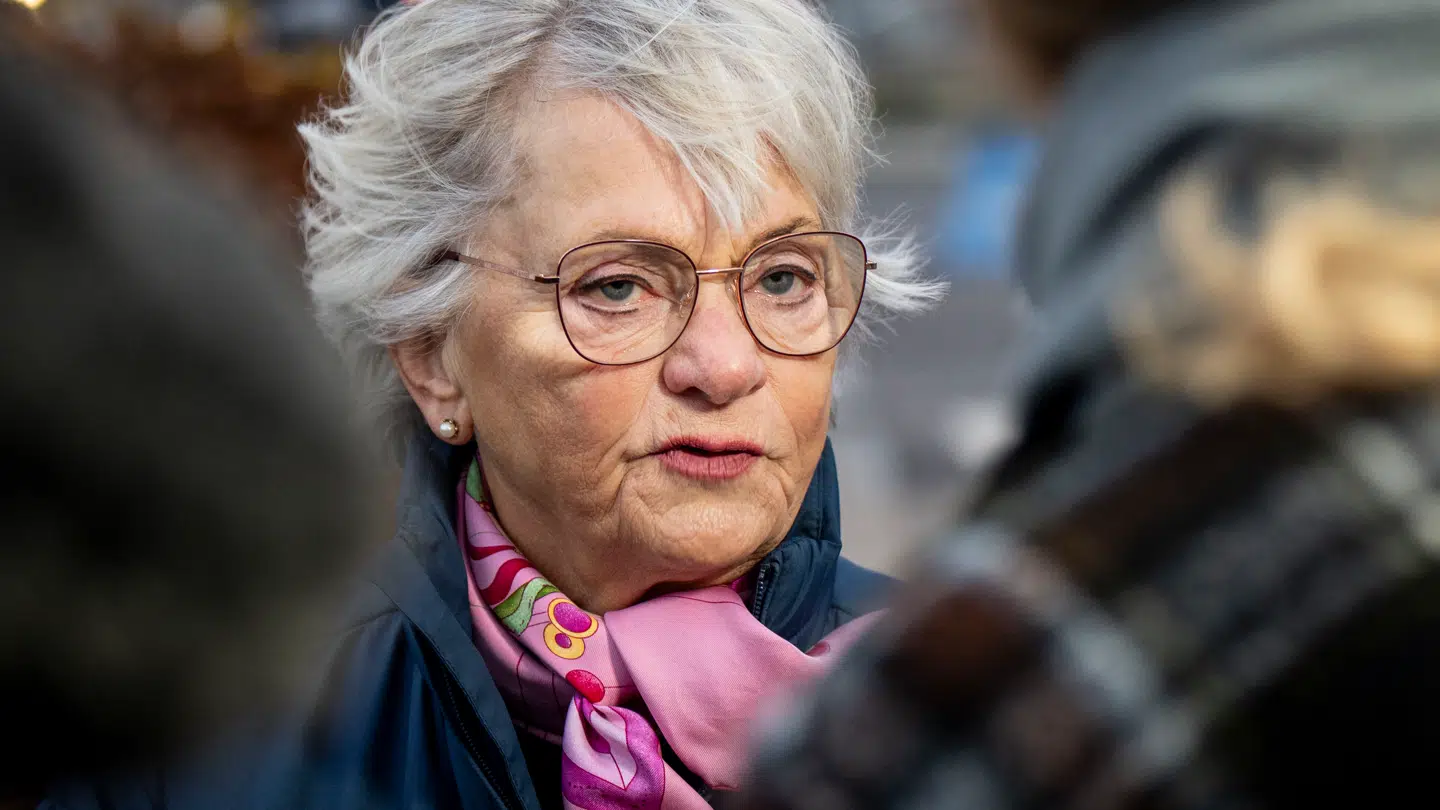 Pia Kjærsgaard ses her møde vælgere ved Ballerup Centret torsdag den 13. november.