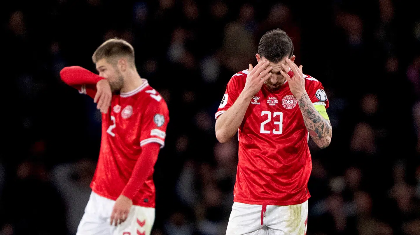 Dansk nedtur. Skotsk fest.