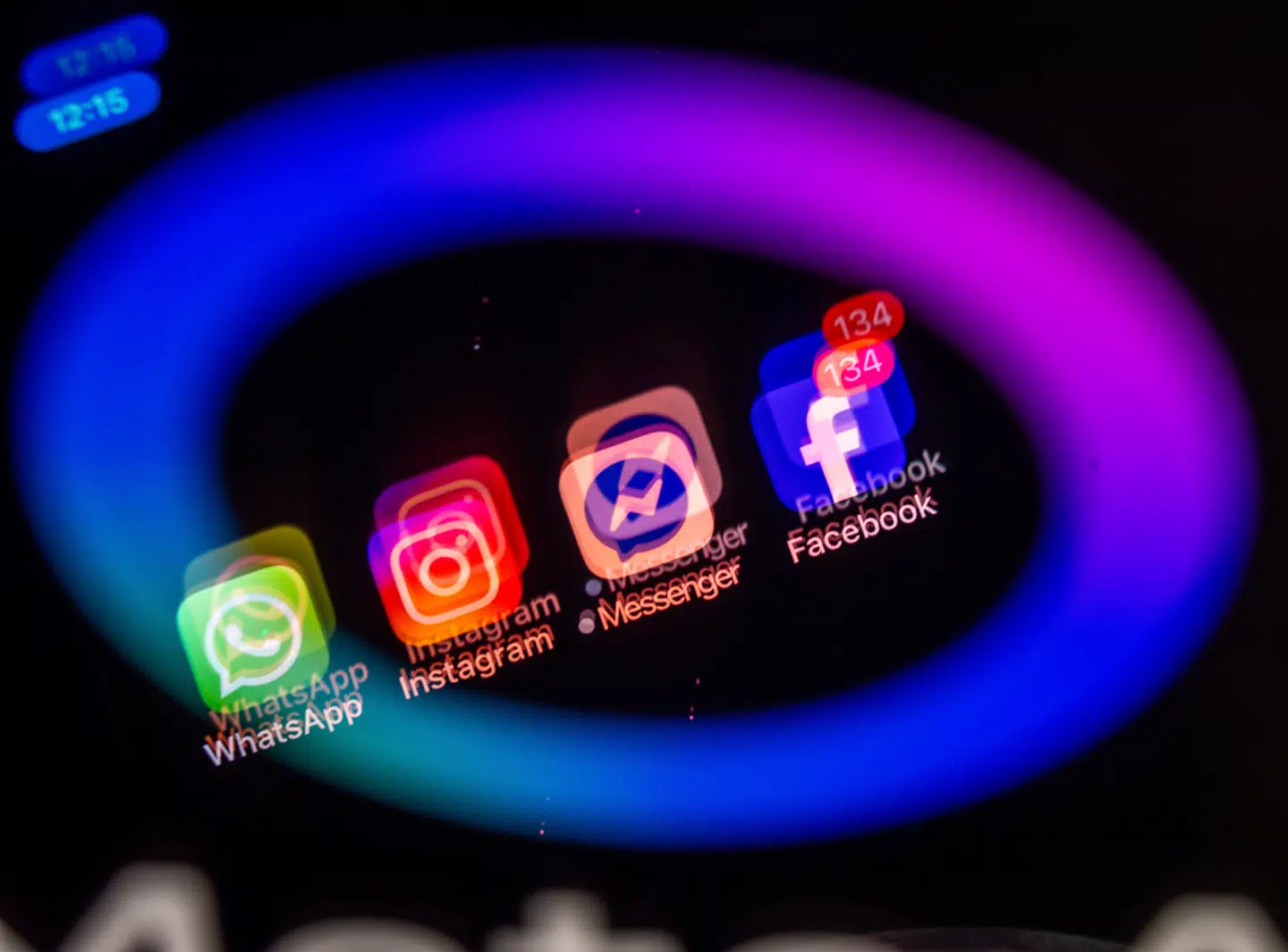 Den børsnoterede Meta-koncern ejer nogle af verdens mest brugte sociale medier og slipper nu for at skulle sælge WhatsApp og Instagram fra.
