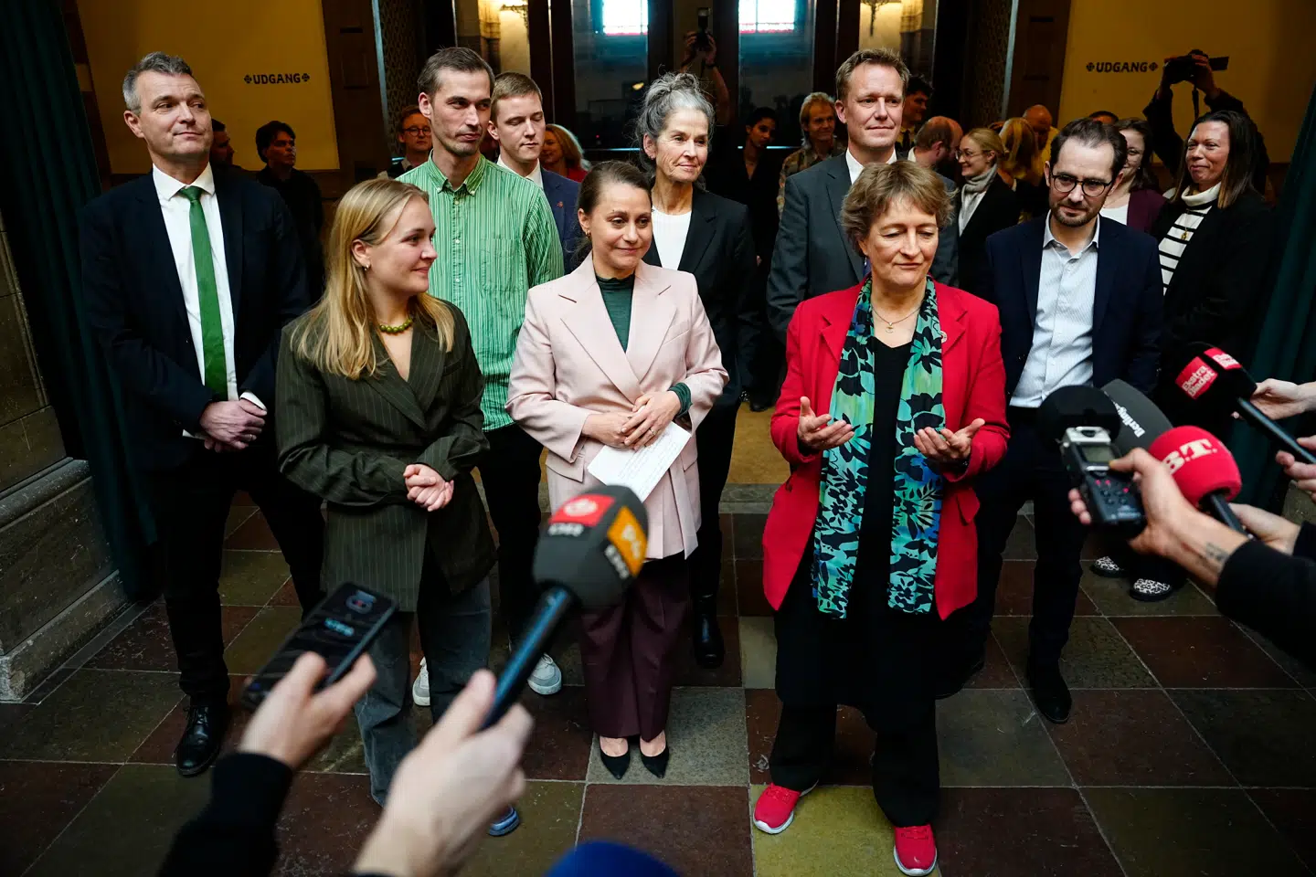 SFs Sisse Marie Welling bliver ny overborgmester. Her ses alle de partier, der er med i aftalen.