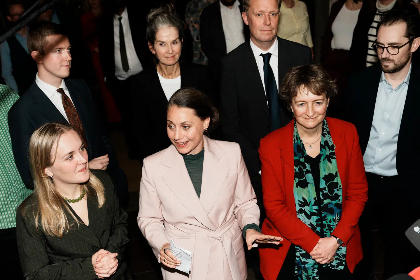 Sisse Marie Welling (SF) i midten er ny overborgmester i København. Hun ankom til Københavns Rådhus sent tirsdag sammen med Line Barfod (Enhedslisten) t.h. og Karoline Lindgaard (Alternativet) t.v.