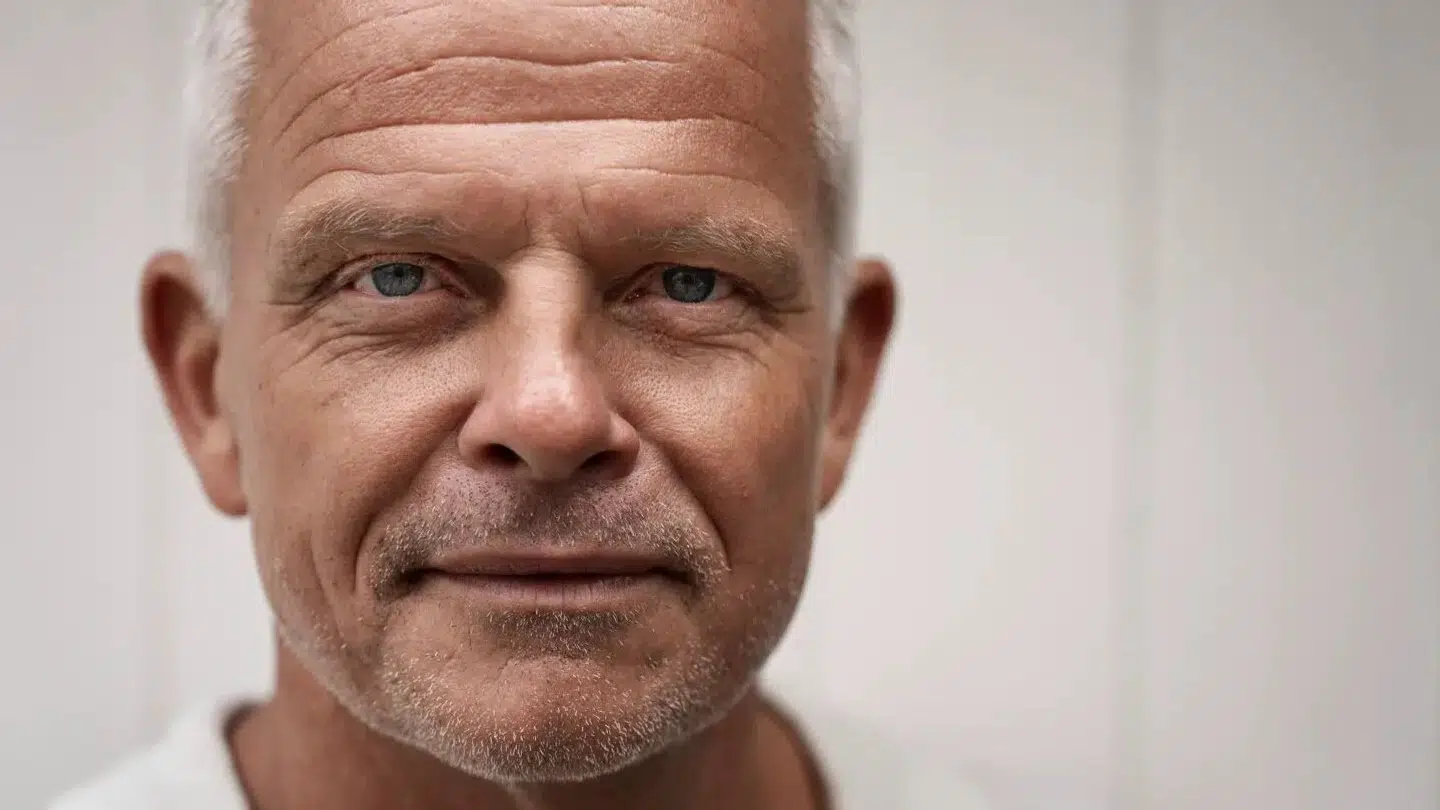 Tv-værten Jakob Kjeldberg er på udebane i sin nye tv-rolle, fortæller han.