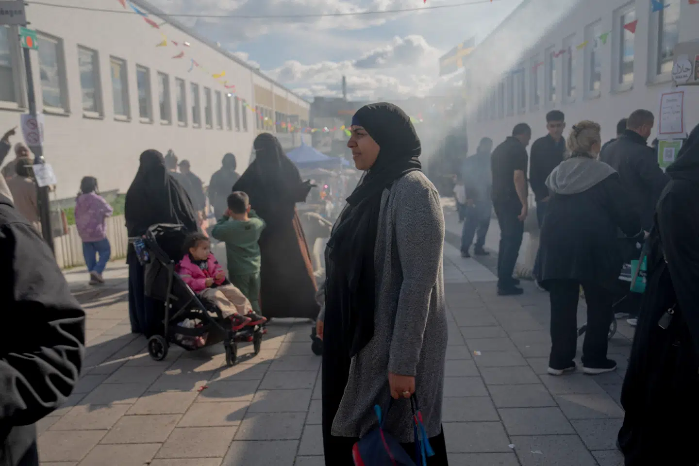 Sverige har flere end 2,2 millioner indbyggere ud af et samlet indbyggertal på 10,6 millioner, der er født uden for Sverige. Nu åbner staten tegnebogen for at få flere til at rejse frivilligt hjem.