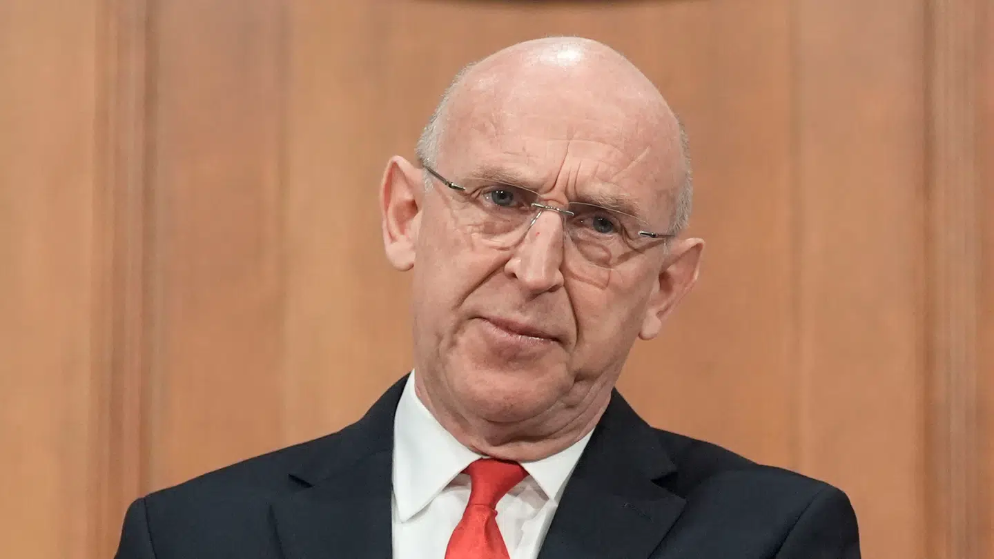 (Arkiv) Ifølge den britiske forsvarsminister John Healey befinder et russisk spionskib sig på grænsen til de britiske farvande.