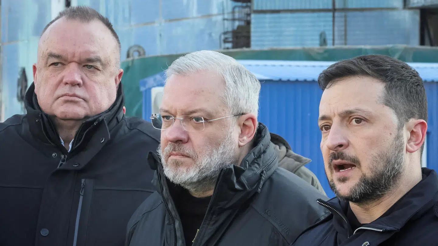 Galushchenko (i midten) har også tidligere været energiminister i landet.