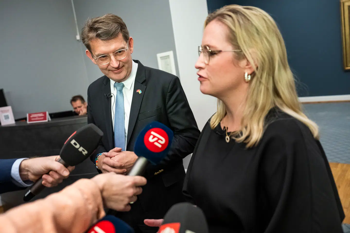 Ventres formand, forsvarsminister Troels Lund Poulsen, og økonomiminister Stephanie Lose ventede helt bevidst med at udtale sig om valget til onsdag morgen. For anden gang i træk har partiet formået at vende et nederlag til en sejr.