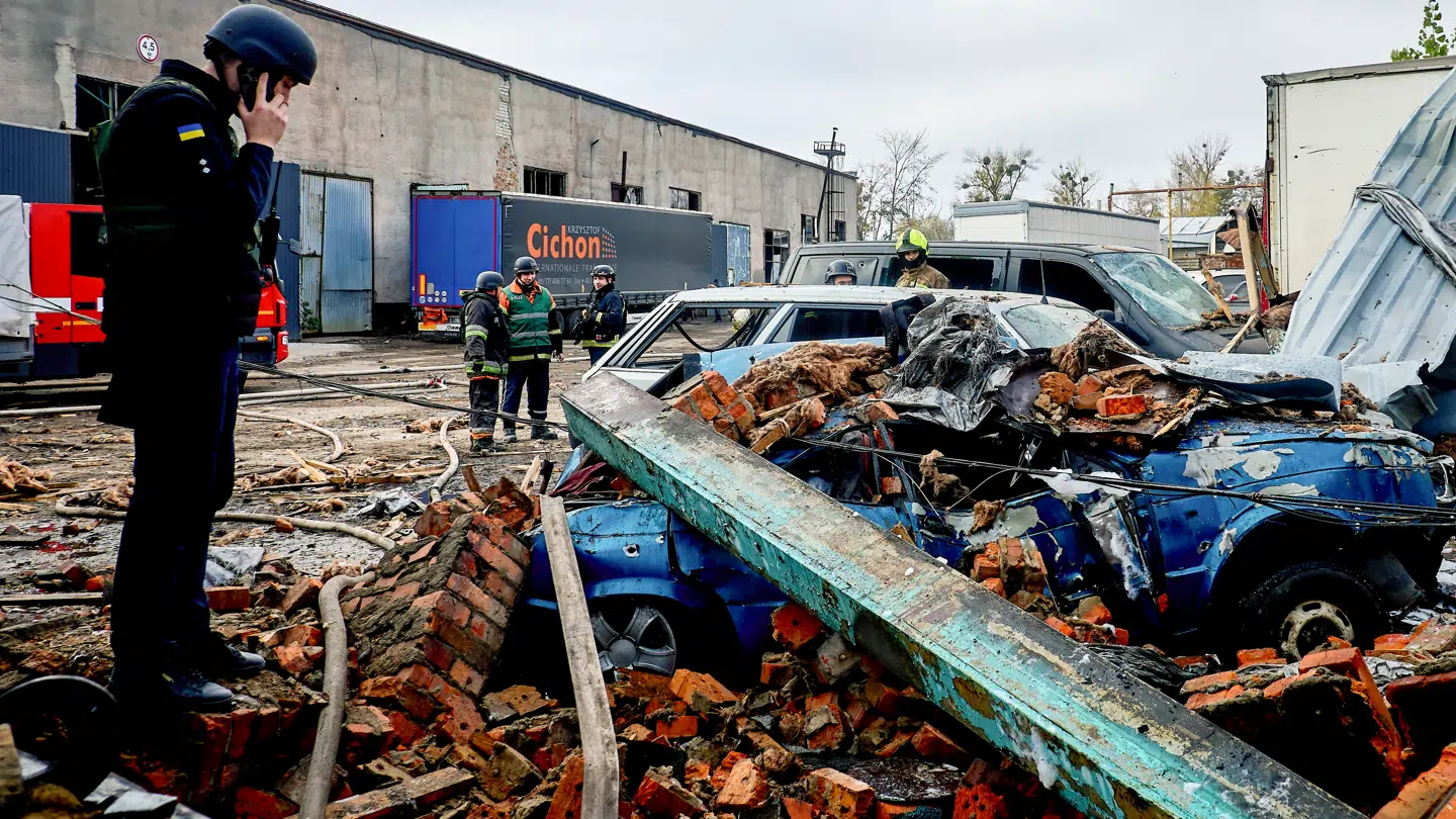 Glidebomberne kan sendes afsted fra lang afstand, og kan fjernstyres, så de rammer et mål præcist.