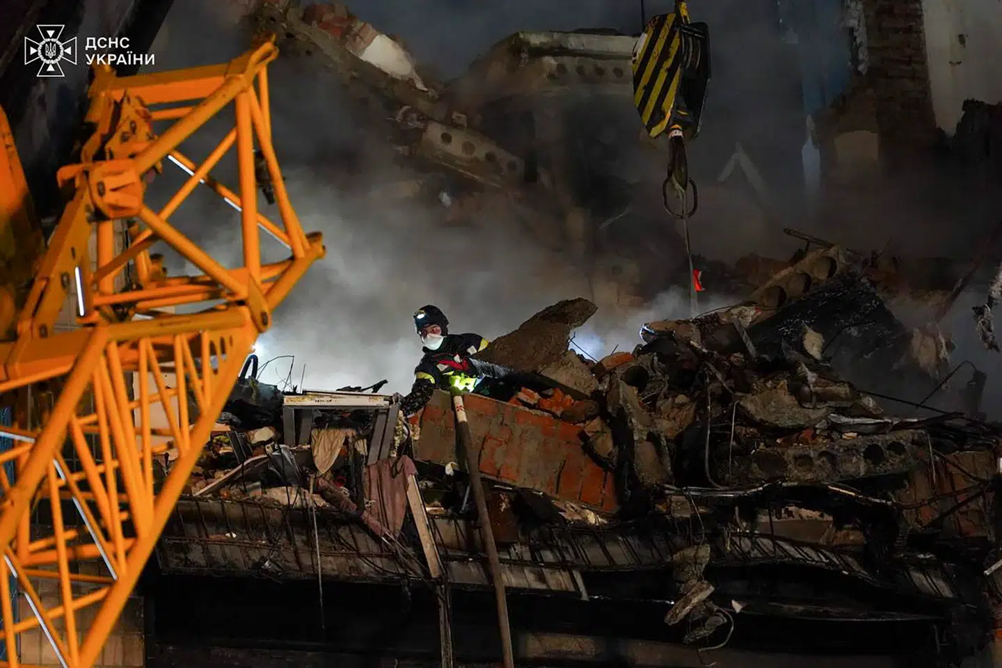 Her ses et billede fra redningsarbejdet på stedet.