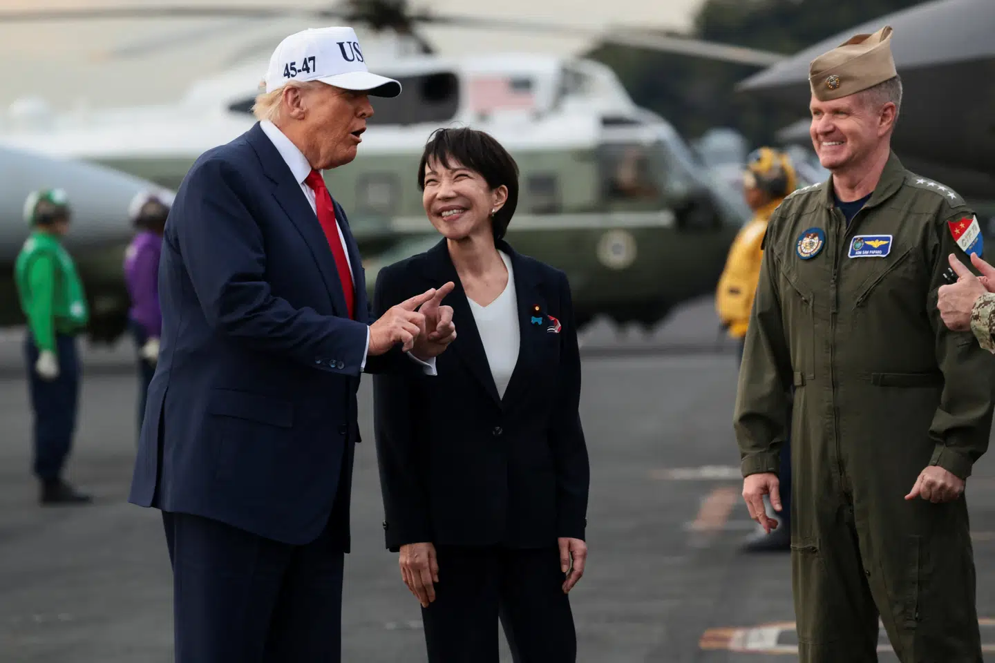 Under Donald Trumps besøg i Japan i oktober var han og Sanae Takaichi også forbi USAs flådebase i Yokosuka.