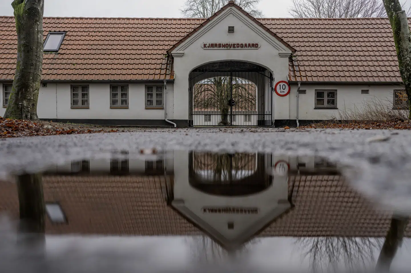 Udrejsecenter Kærshovedgård ved Ikast huser kriminelle udvisningsdømte, afviste asylansøgere og personer på tålt ophold. (Arkivfoto).