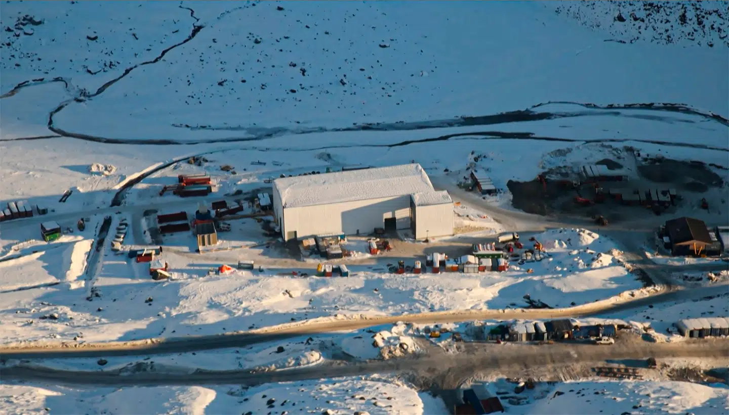 Der er en række mineaktiviteter i Grønland. Blandt andet Nalunaq-minen (billedet). Nu melder en tidligere rådgiver for Donald Trump sig klar til at investere milliarder for at udvinde kritiske mineraler og råstoffer.