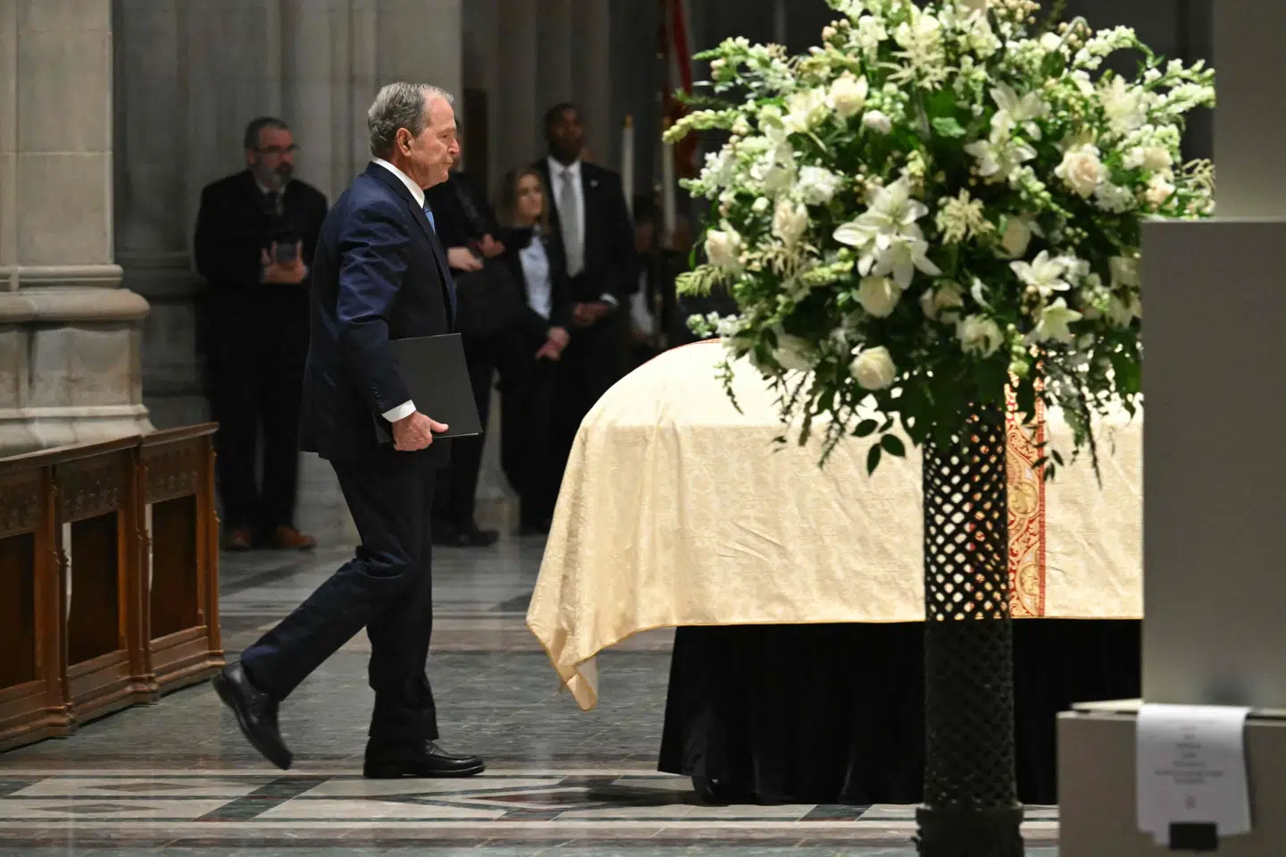 Den tidligere amerikanske præsident George W. Bush gør torsdag klar til at tale under begravelse for sin tidligere vicepræsident, Dick Cheney.