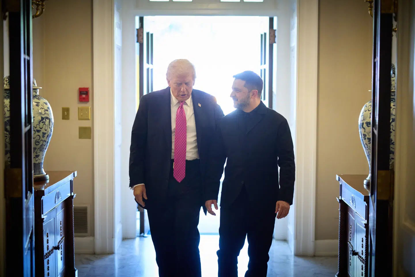 USA's præsident, Donald Trump, og hans ukrainske modstykke, Volodymyr Zelenskyj, har mødtes flere gange, siden Trump tiltrådte præsidentembedet for anden gang i januar. Her ses de i Det Hvide Hus den 17. oktober. (Arkivfoto).