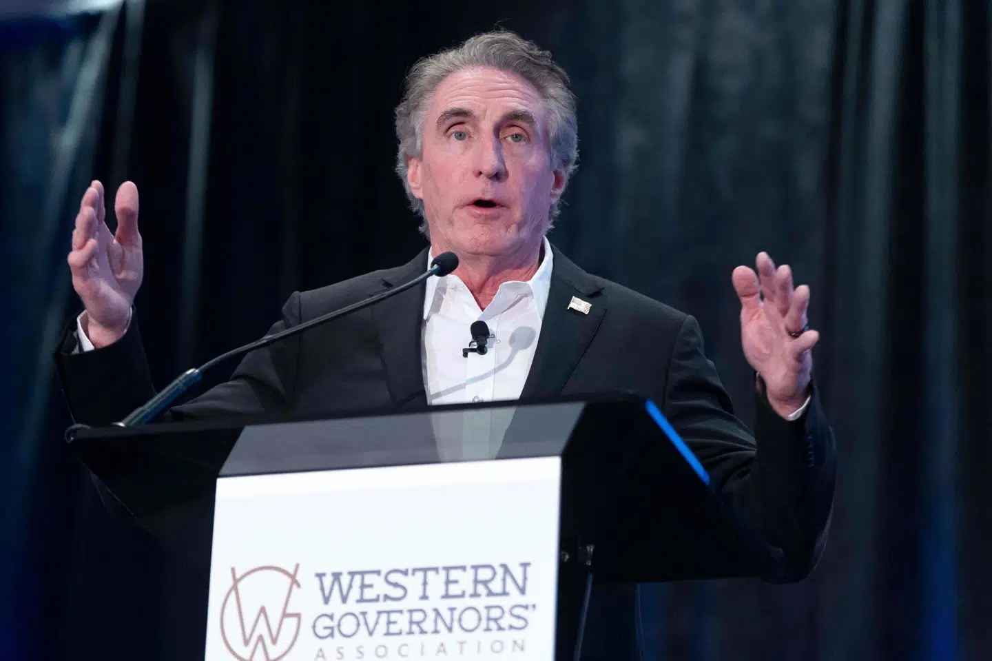 Indenrigsminister Doug Burgum præsenterede planen for nye olie- og gasboringer torsdag.