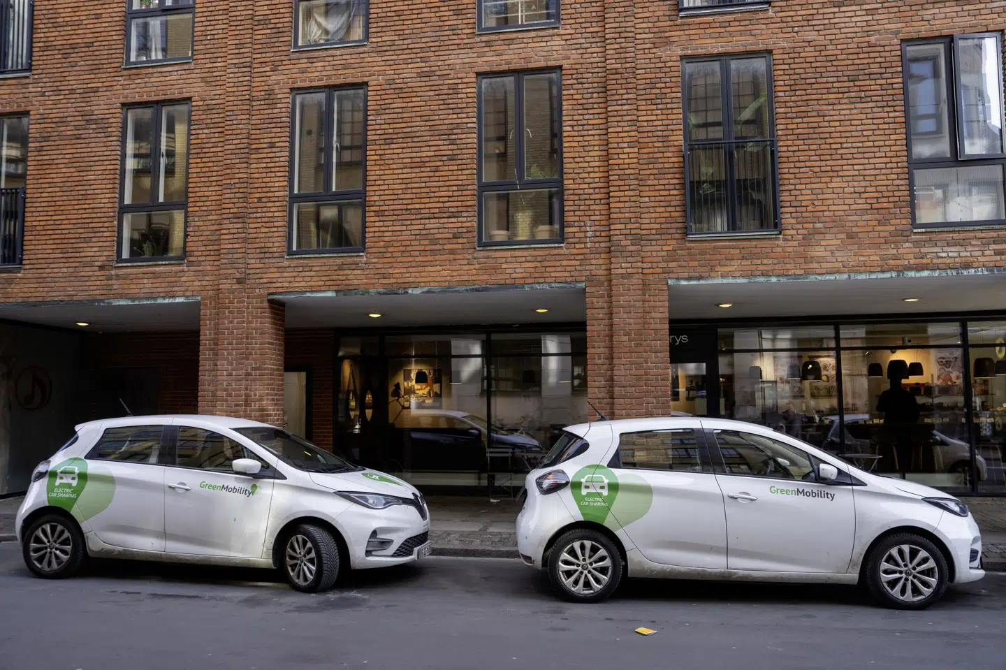 Green Mobility har torsdag meldt ud, at man har en hensigt om at indkøbe selvkørende biler, når dansk lovgivning falder på plads. Selskabet er allerede et kendt koncept i de danske storbyer, hvor deres små delebiler kan findes forskellige steder. (Arkivfoto).