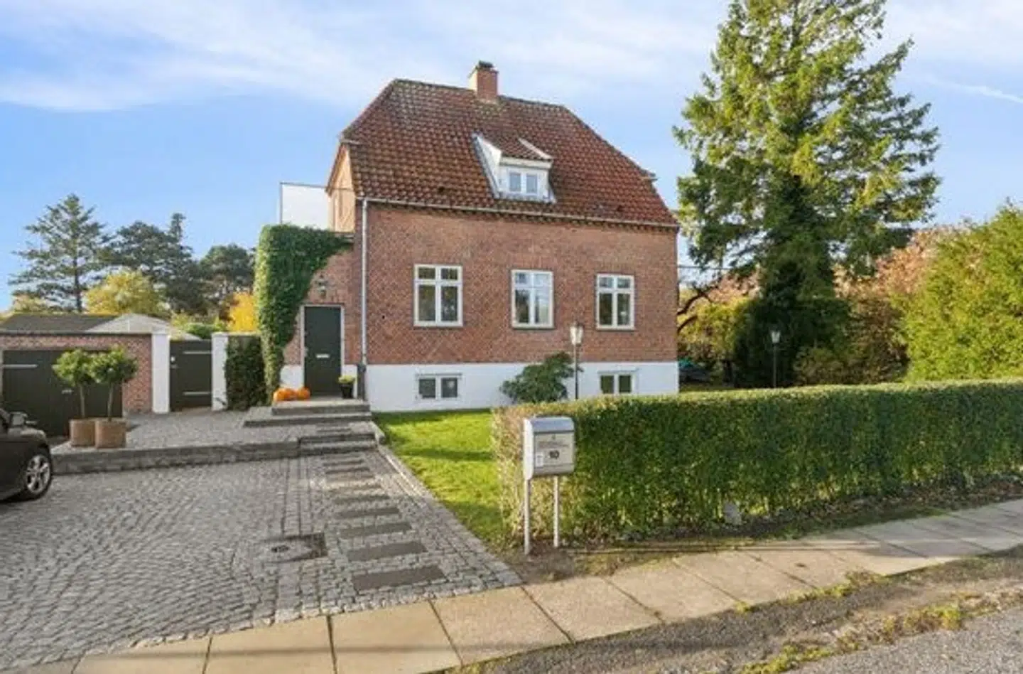 Huset ligger i Hvidovre.