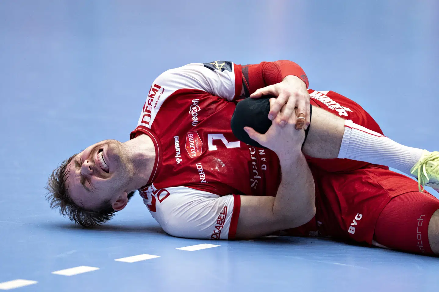 Nærmere undersøgelser viste, at Thomas Arnoldsen i onsdagens opgør mod polske Kielce pådrog sig et brud på skinnebenet. Nu venter en pause på op til 12 uger, og profilen går derfor glip af EM-slutrunden i januar.