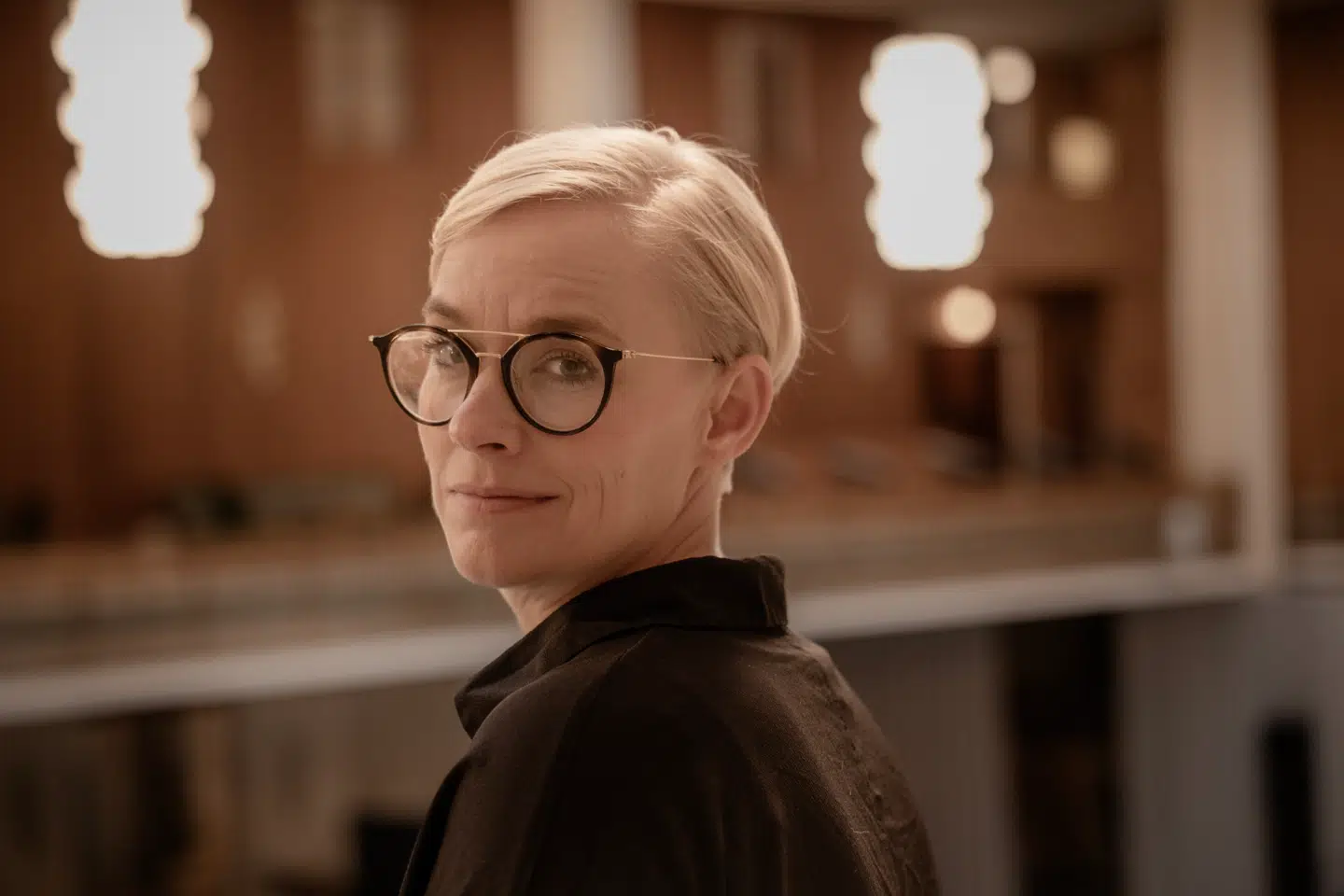 »Selvfølgelig er der ingen på et rådhus, der gider og samarbejde med en person, der ikke på lige fod med dem, har kæmpet for deres demokratiske ståsted på rådhuset. Det er useriøst at tro andet,« skriver Lotte Kofoed fra SF.