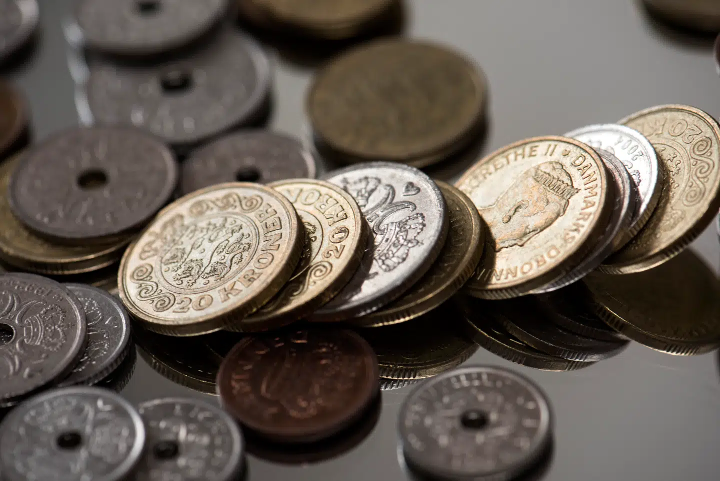 Tommelfingerreglen er ifølge Forbrugerrådet Tænk, at man skal have to-tre månedslønninger stående på sin konto til nødstilfælde.