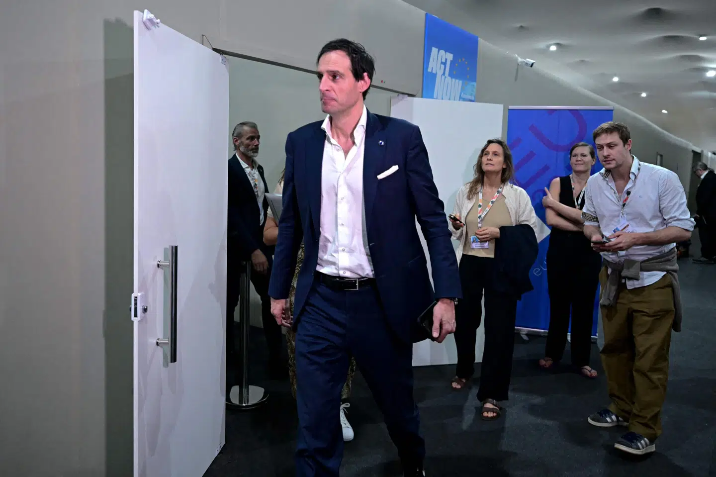 Wopke Hoekstra, EU's klimakommissær, er klar til at fravælge en aftale på COP30, hvis ikke udkastet forbedres på CO2-reduktioner.