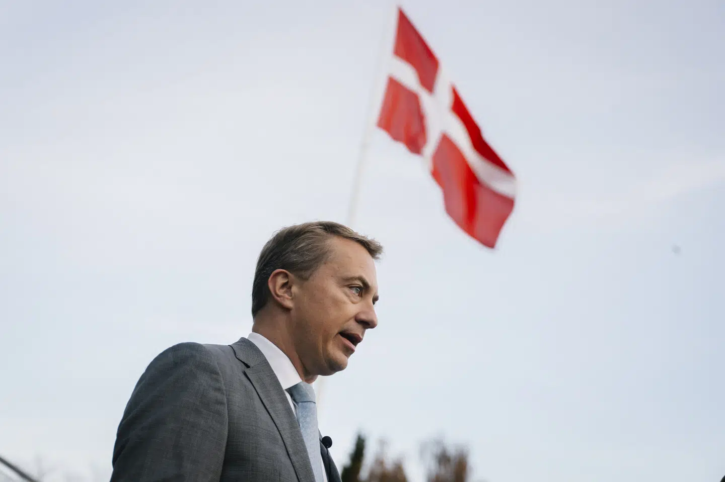 DF-formand Morten Messerschmidt afgav sin stemme ved kommunalvalget tirsdag 18. november i Ordruphallen, men da han stemte tidligere end planlagt, kunne Ritzau ikke stille spørgsmål til den kronik, som partiet trak tilbage 16. november.